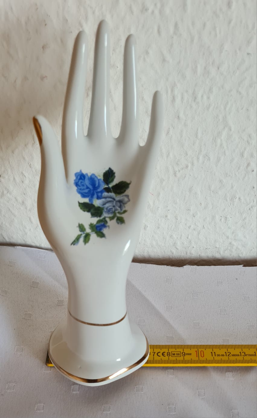 Vintage Porzellan Ringhalter, Hand mit Blume, Ringhand, Schmuckhalter aus Porzellan