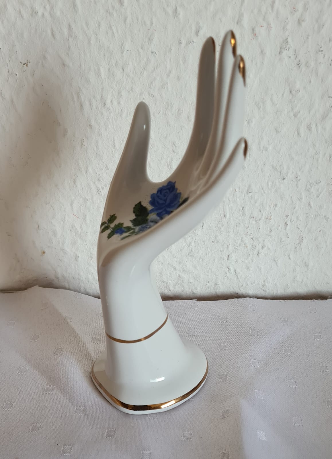 Vintage Porzellan Ringhalter, Hand mit Blume, Ringhand, Schmuckhalter aus Porzellan