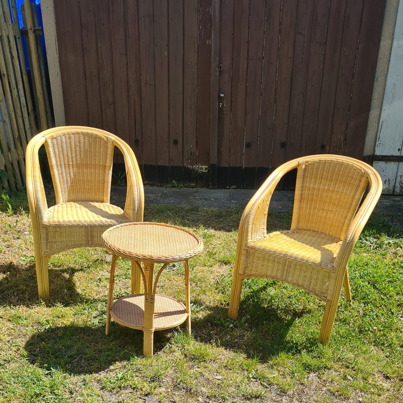 Rattan Möbel Stühle mit Tisch als Wohnmöbel oder Gartenmöbel