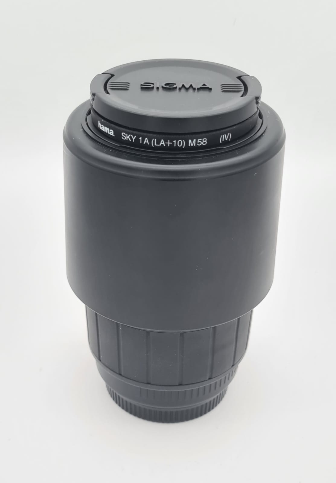 Sigma Objektiv 70-300mm mit Sky-Schutzfilter und Gegenlichtblende