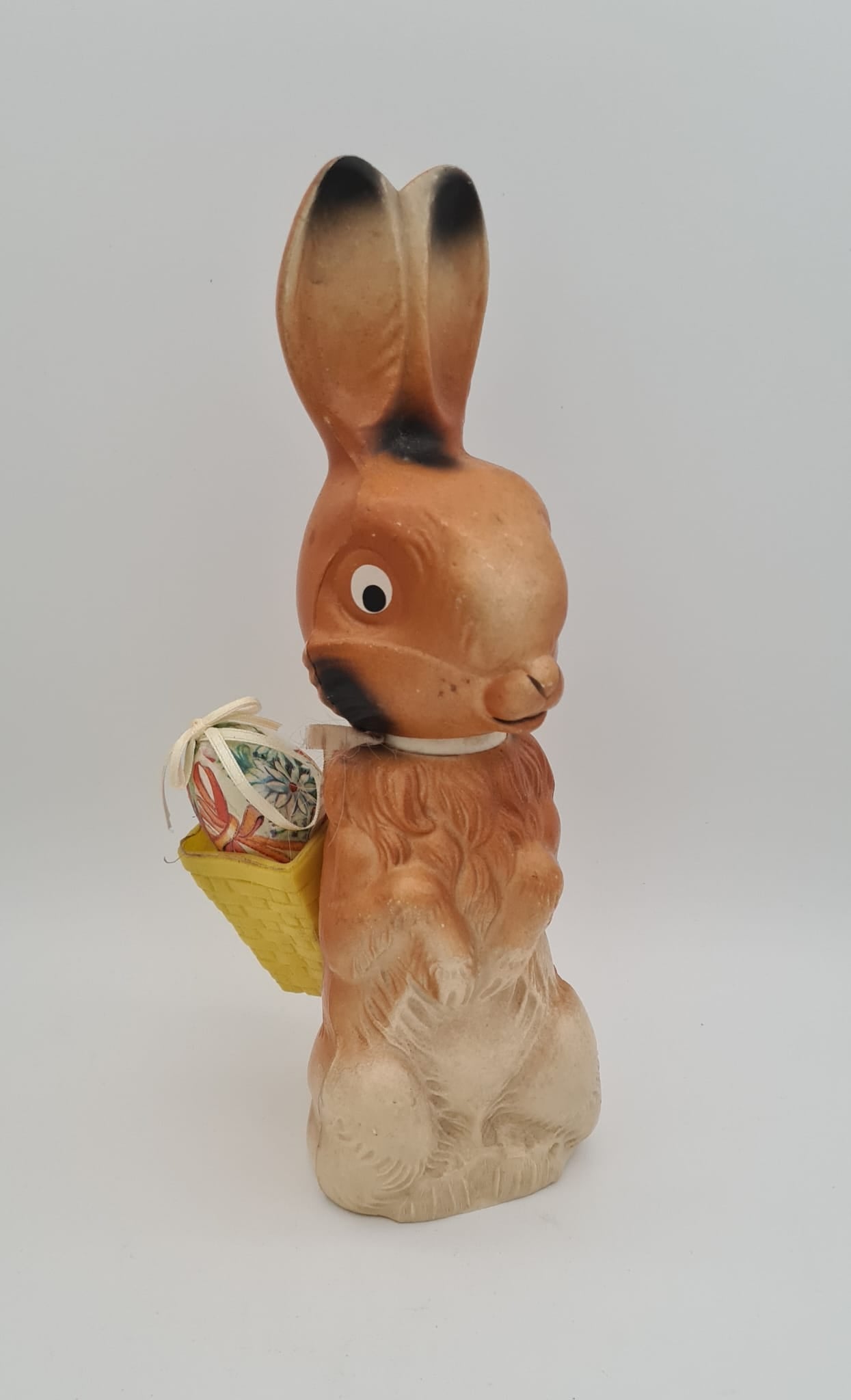 Osterhase mit Korb zum befüllen, Osterdekoration