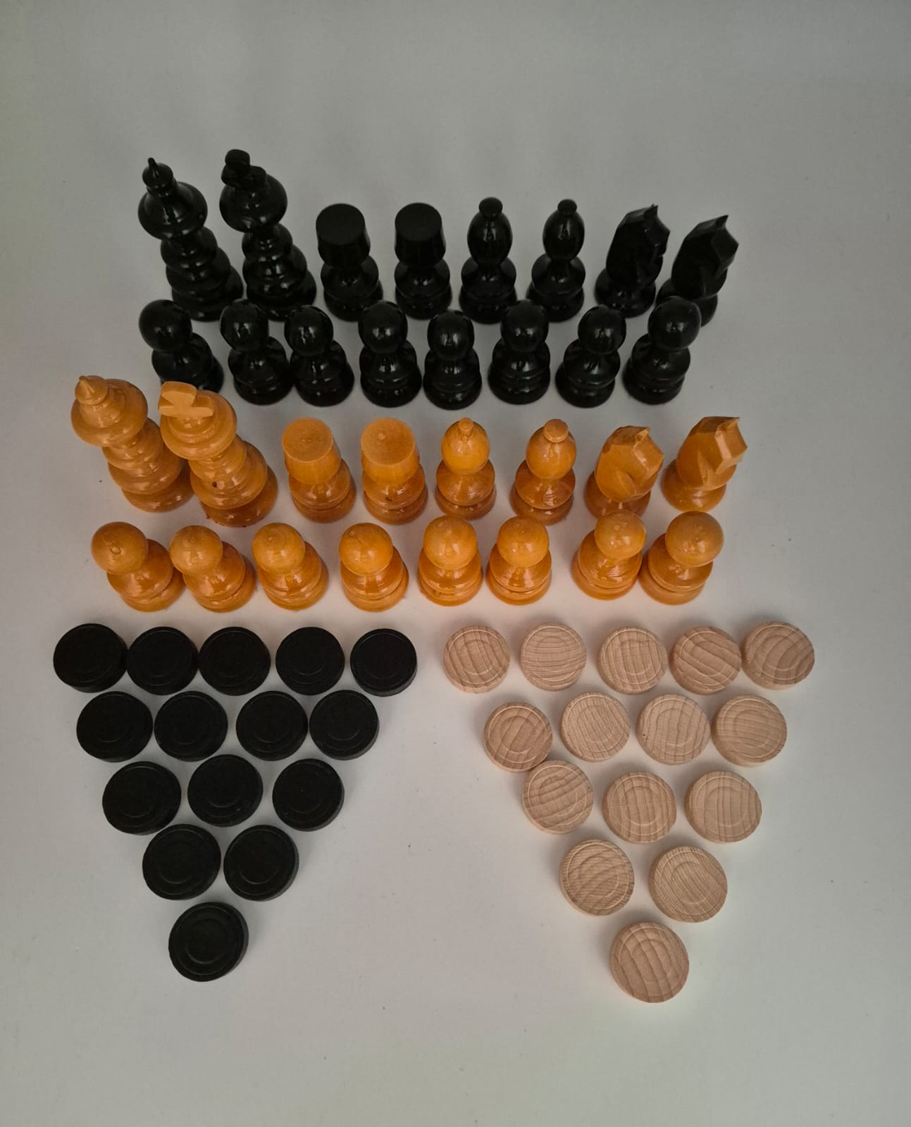 Schach- und Backgammonbrett aus Holz handgefertigt, Schachspiel