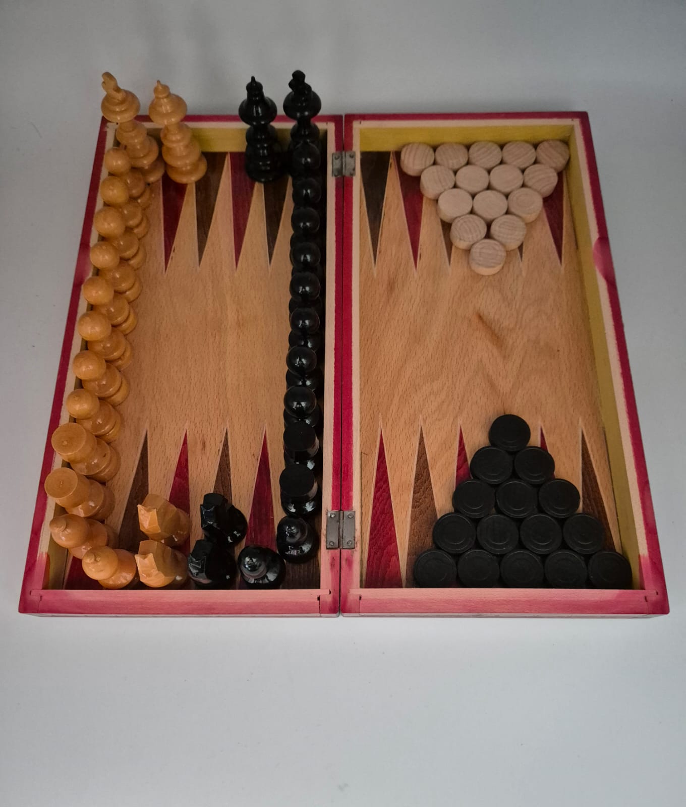 Schach- und Backgammonbrett aus Holz handgefertigt, Schachspiel