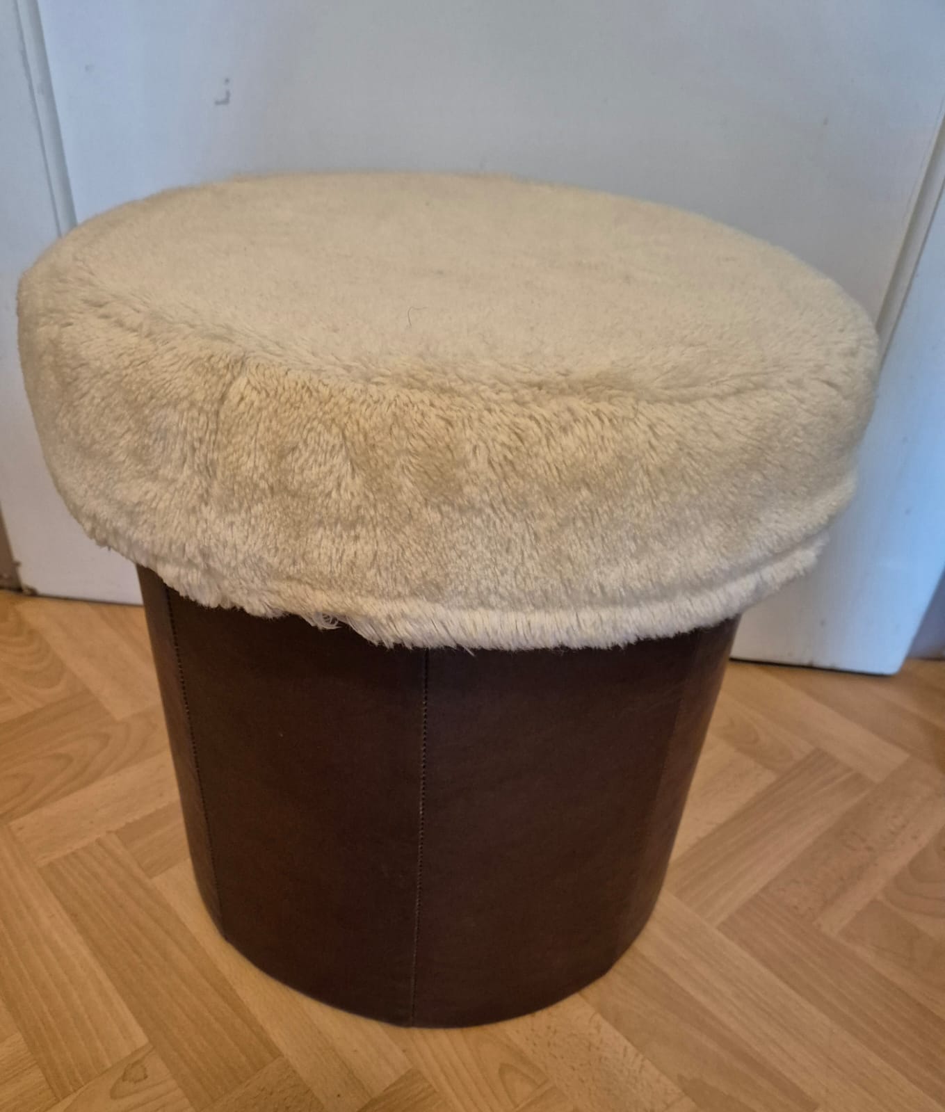 DDR Hocker Raphael Modell 26 W beige Nordhause/Erzgebirge