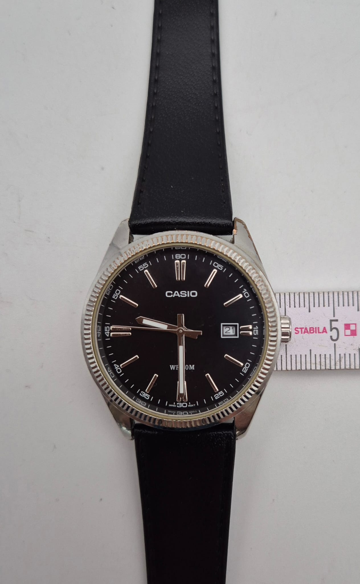 Armbanduhr Casio MTP 1302 mit schwarzem Lederarmband