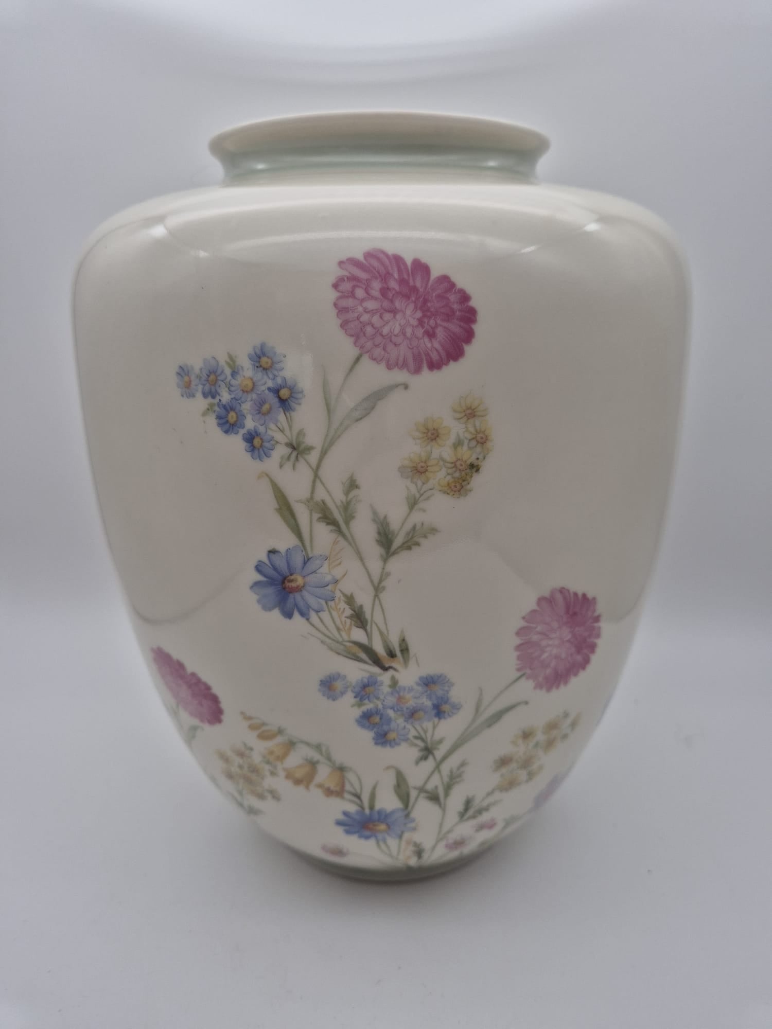 Vase Reichenbacher Porzellan mit Blumenmuster, Porzellanvase, Blumenvase