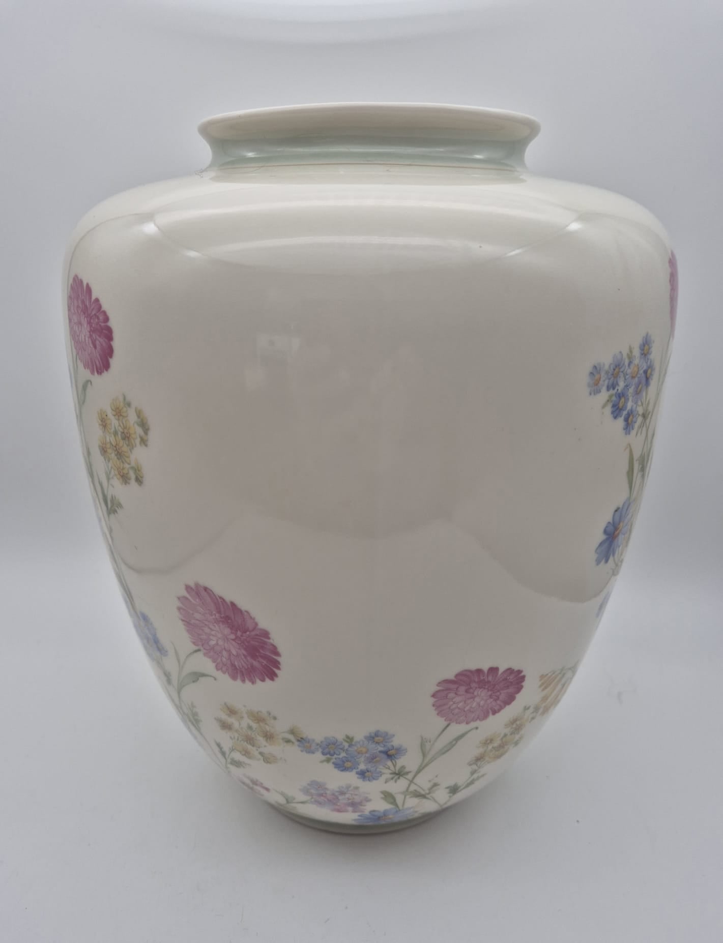Vase Reichenbacher Porzellan mit Blumenmuster, Porzellanvase, Blumenvase