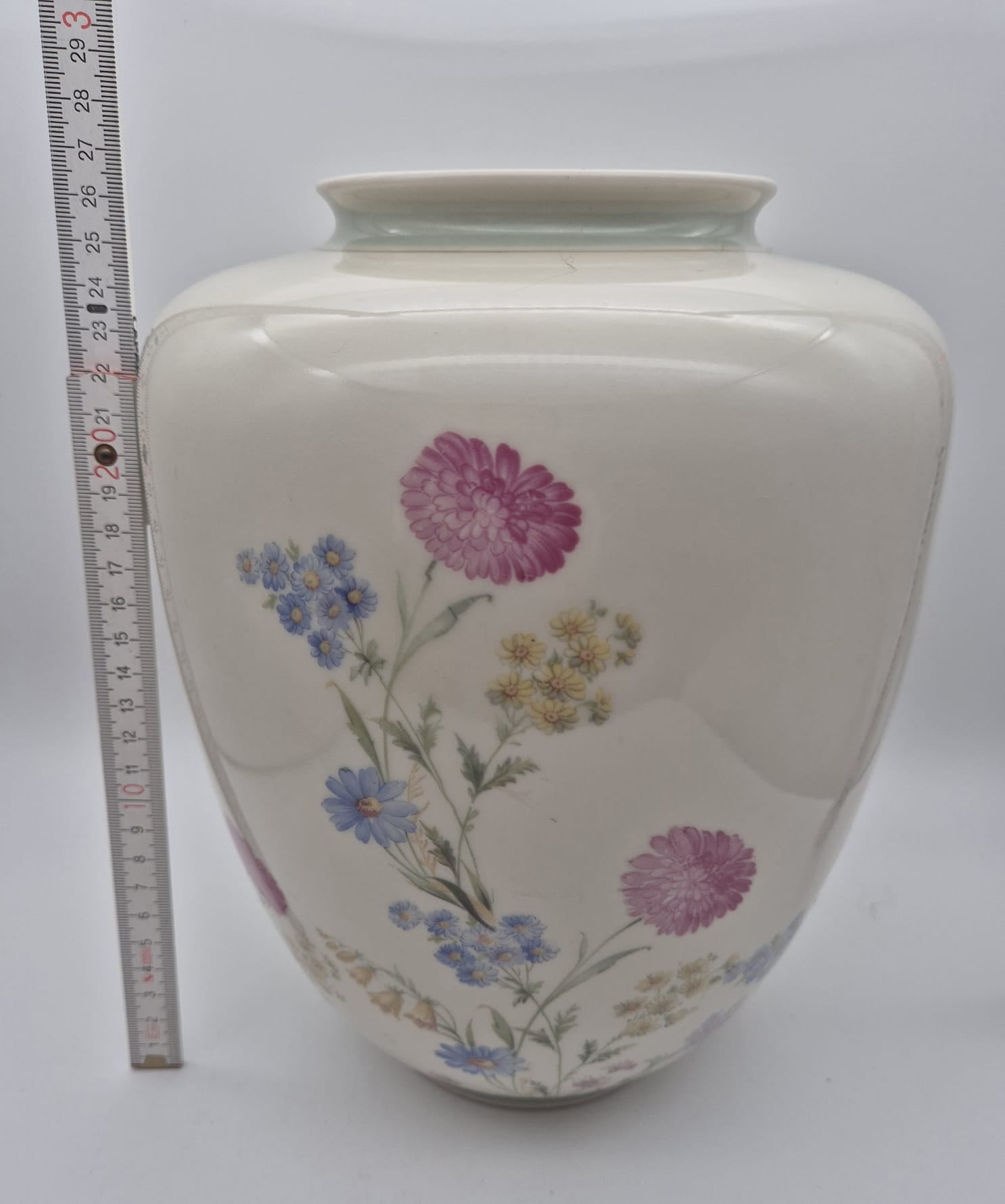 Vase Reichenbacher Porzellan mit Blumenmuster, Porzellanvase, Blumenvase
