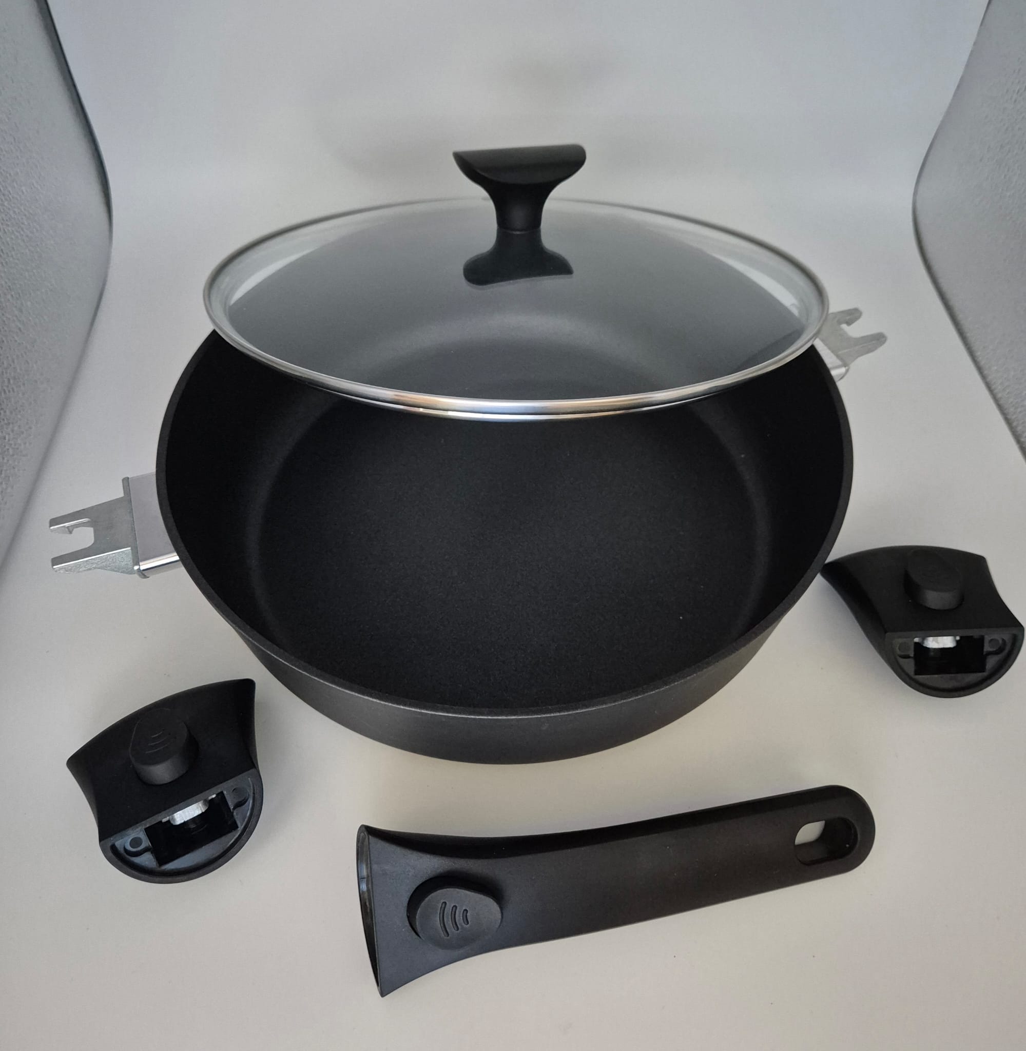 KRÜGER ALUGUSS-SERVIERPFANNE MIT GLASDECKEL – Ø 28 CM