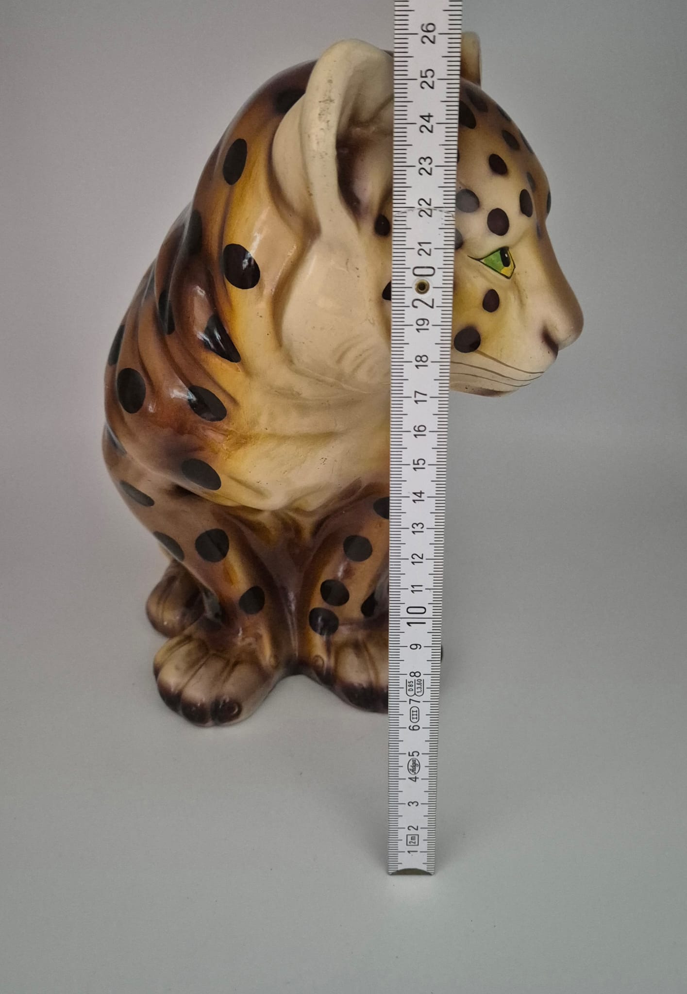 Leopardenskulptur,
Vintage Keramik Leopard Jungtier Figur – Detailreich & Dekorativ