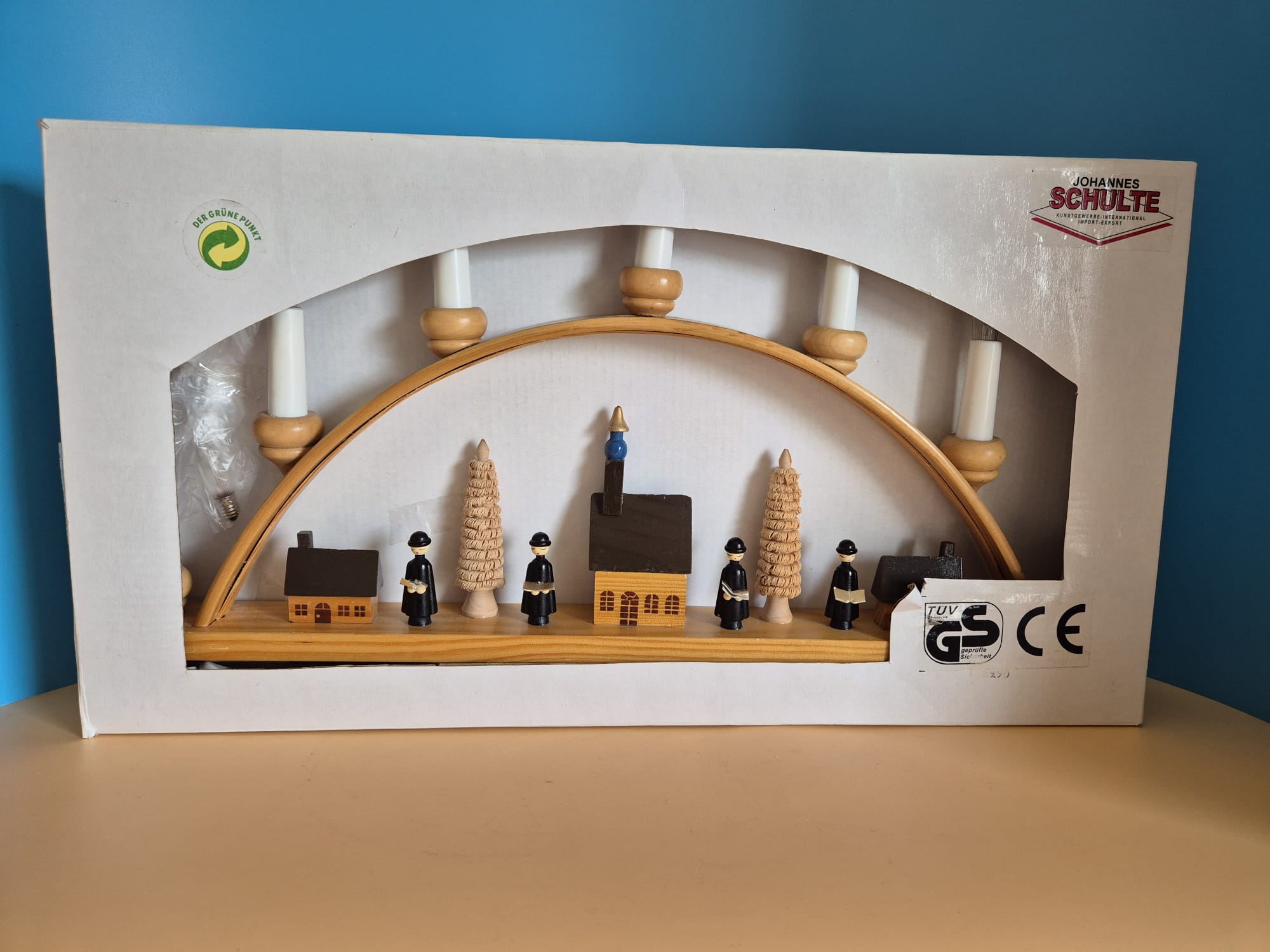 Lichterbogen Erzgebirge von Johannes Schulte mit geschnitztem Dorfmotiv