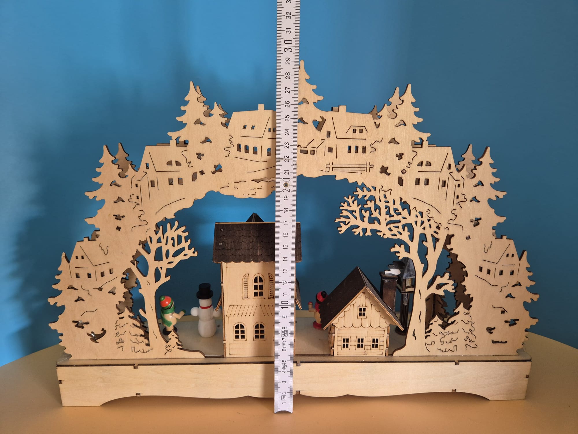 LED-Lichterbogen „Winterdorf“ von Schulte Kunstgewerbe