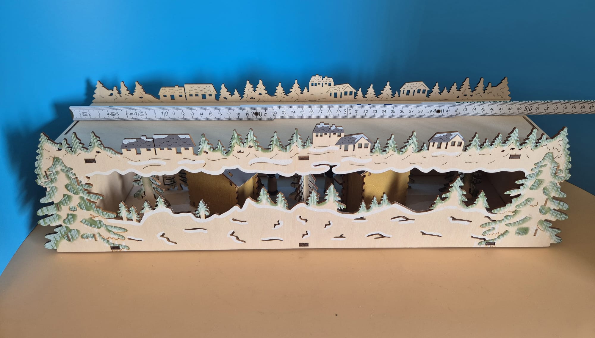 Schwibbogenerhöhung, Unterbau, Fensterbank Weihnachtliche LED-Dekoszene mit Sternensängern
