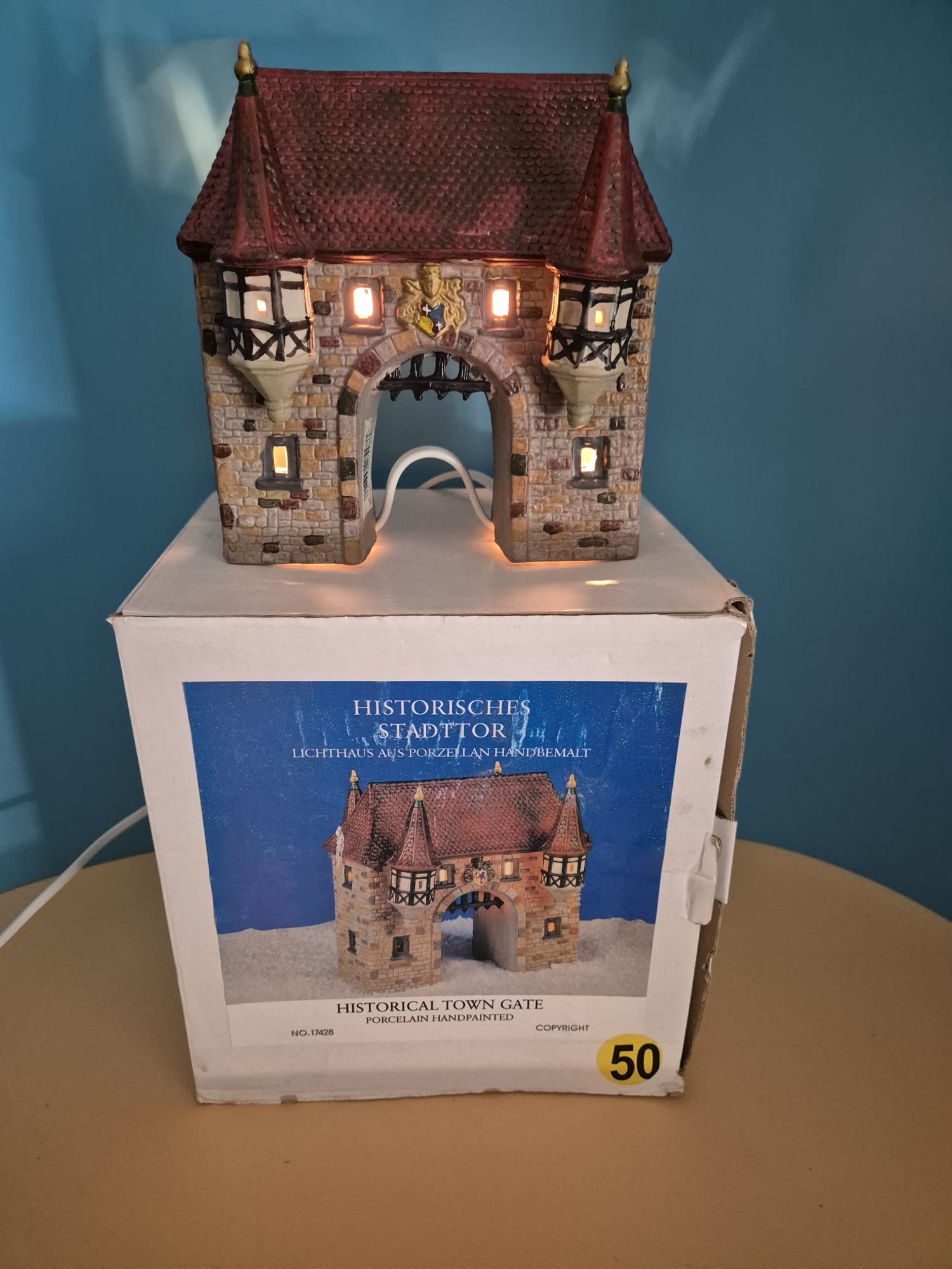 Historisches Stadttor Lichthaus aus Porzellan