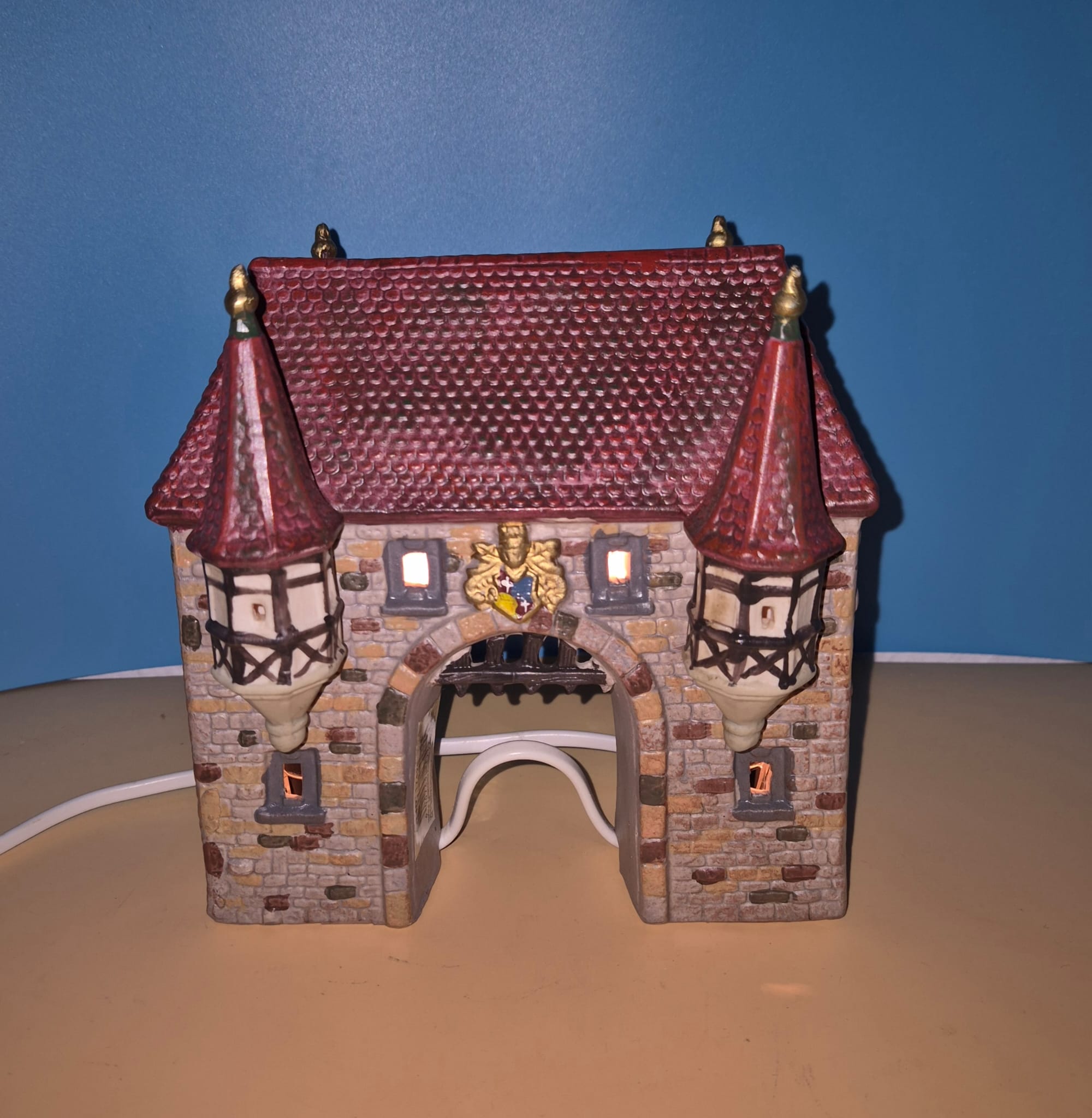 Historisches Stadttor Lichthaus aus Porzellan