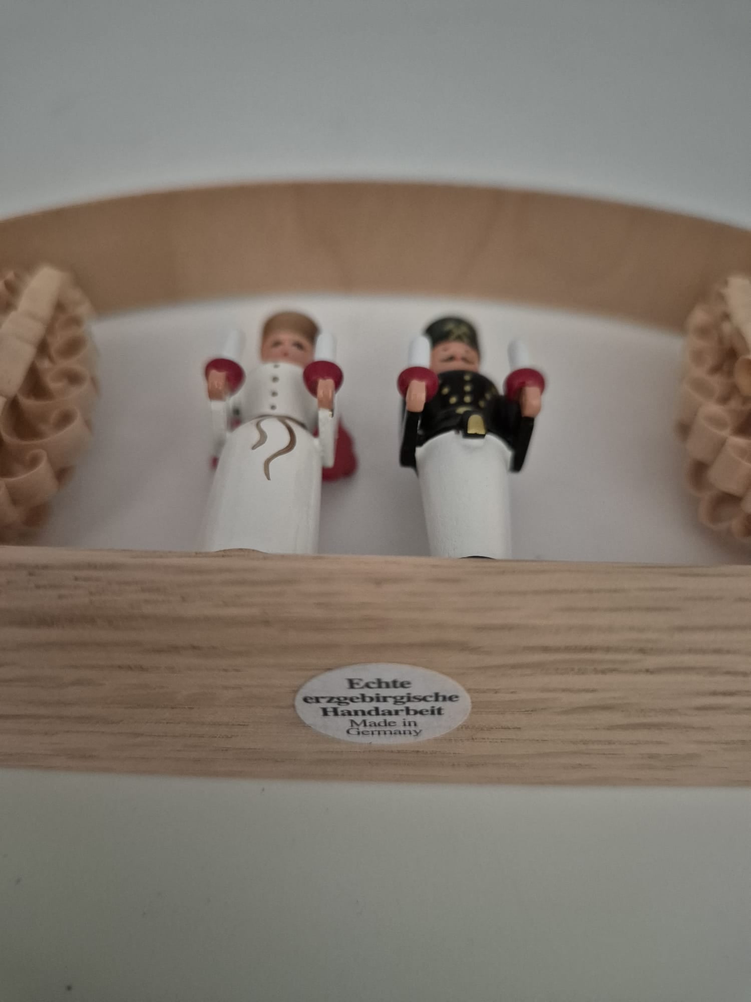 DDR Schwibbogen mit Engel und Bergmann – Erzgebirgische Handarbeit Dregeno Seiffen