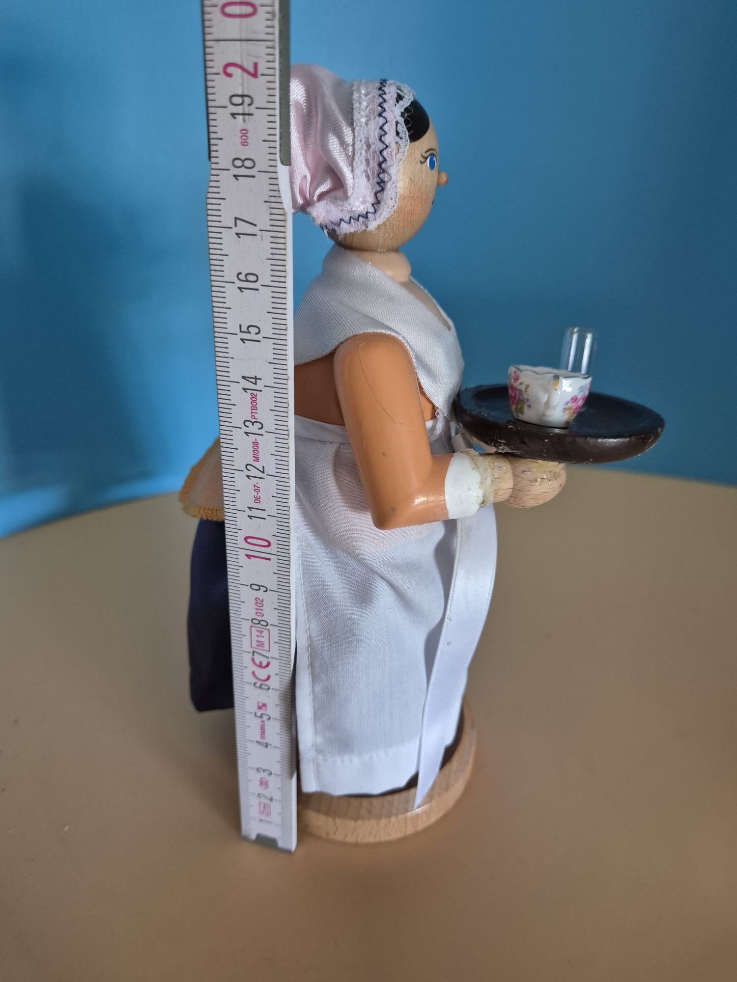 Räucherfigur „Das Schokoladenmädchen“ – Gebr. Braun GBR
