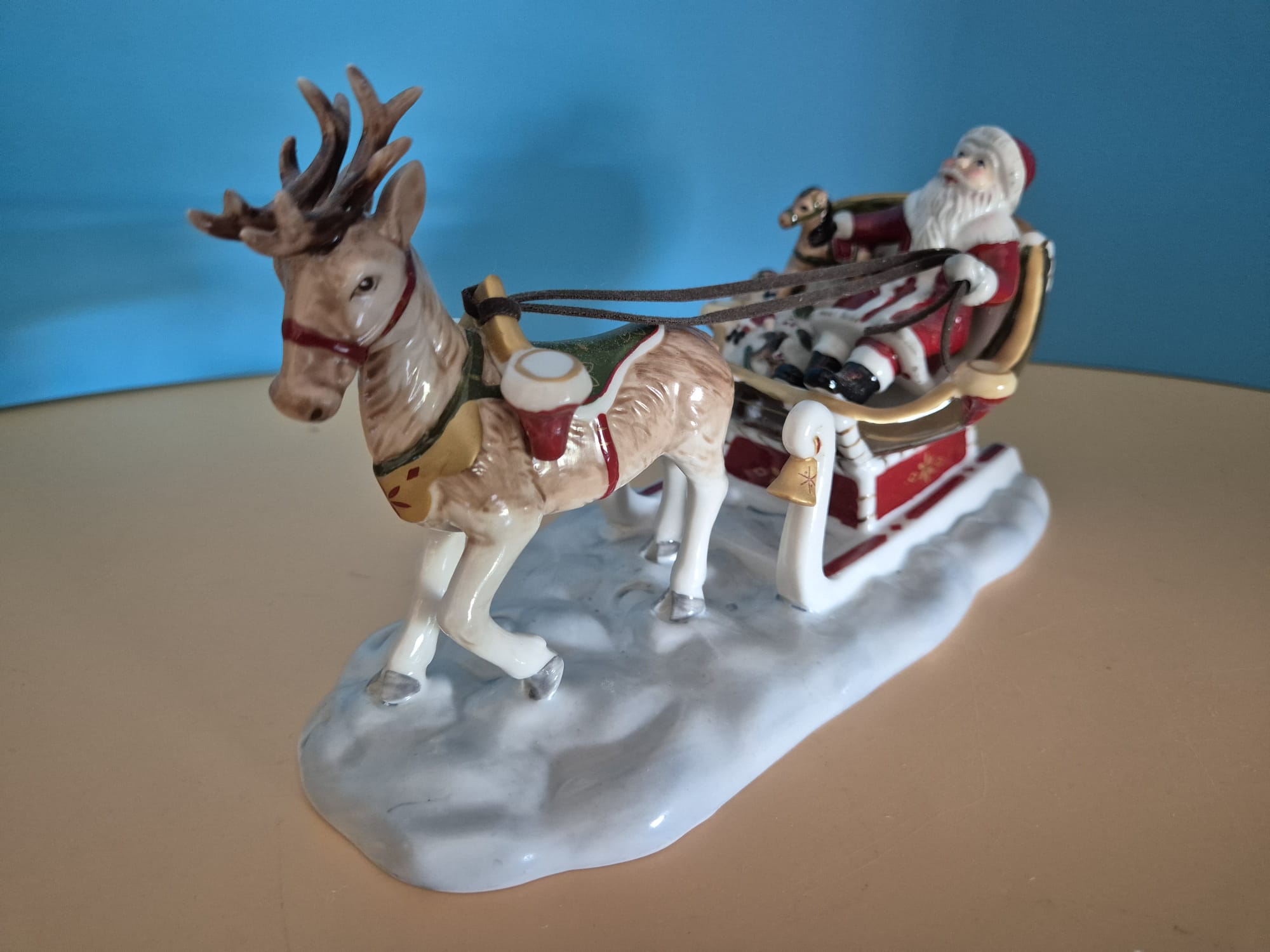 Villeroy & Boch Porzellanfigur „Schlitten mit Hirsch“ – Nostalgic Market