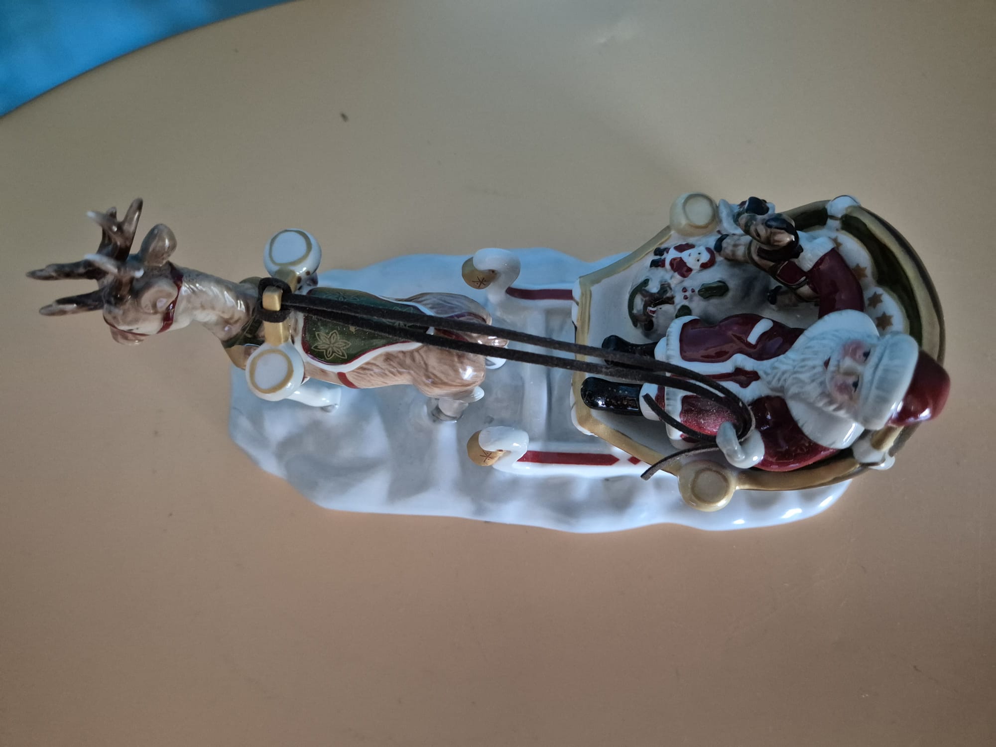Villeroy & Boch Porzellanfigur „Schlitten mit Hirsch“ – Nostalgic Market