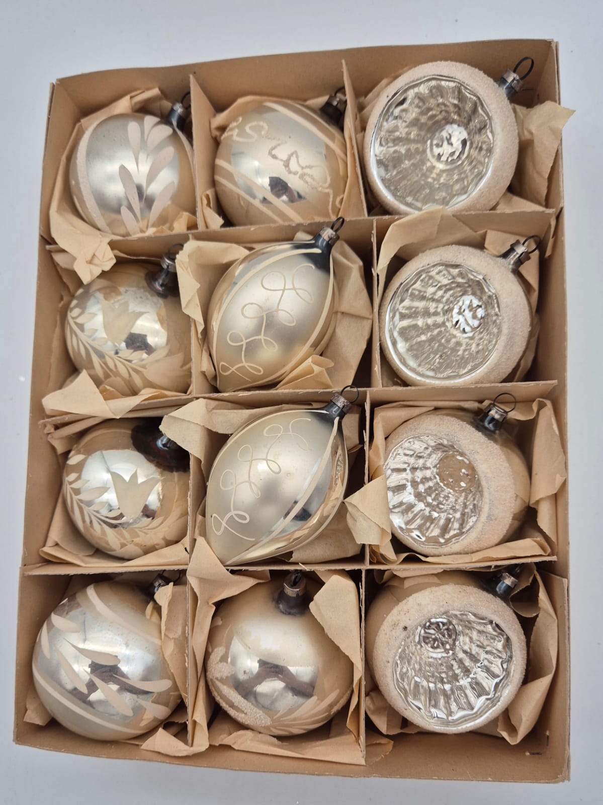 Set aus 3 verschiedenen alten Christbaumkugeln