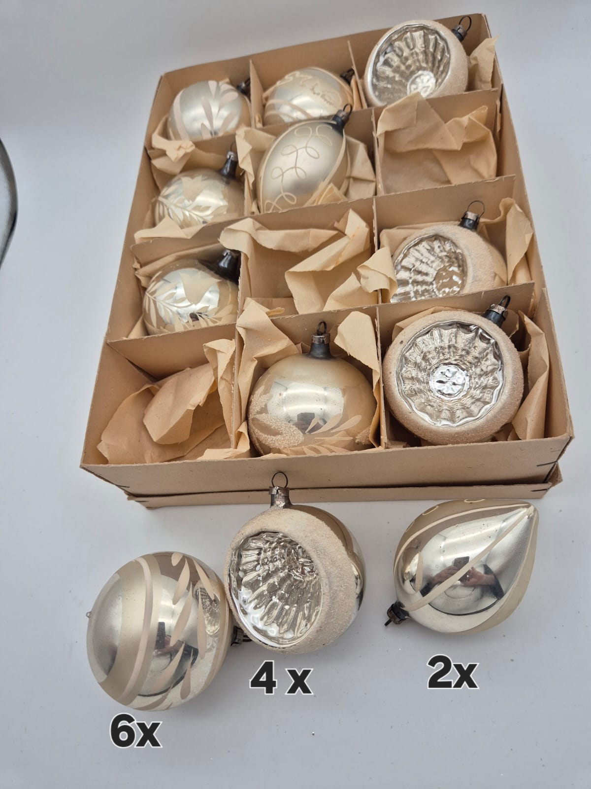 Set aus 3 verschiedenen alten Christbaumkugeln