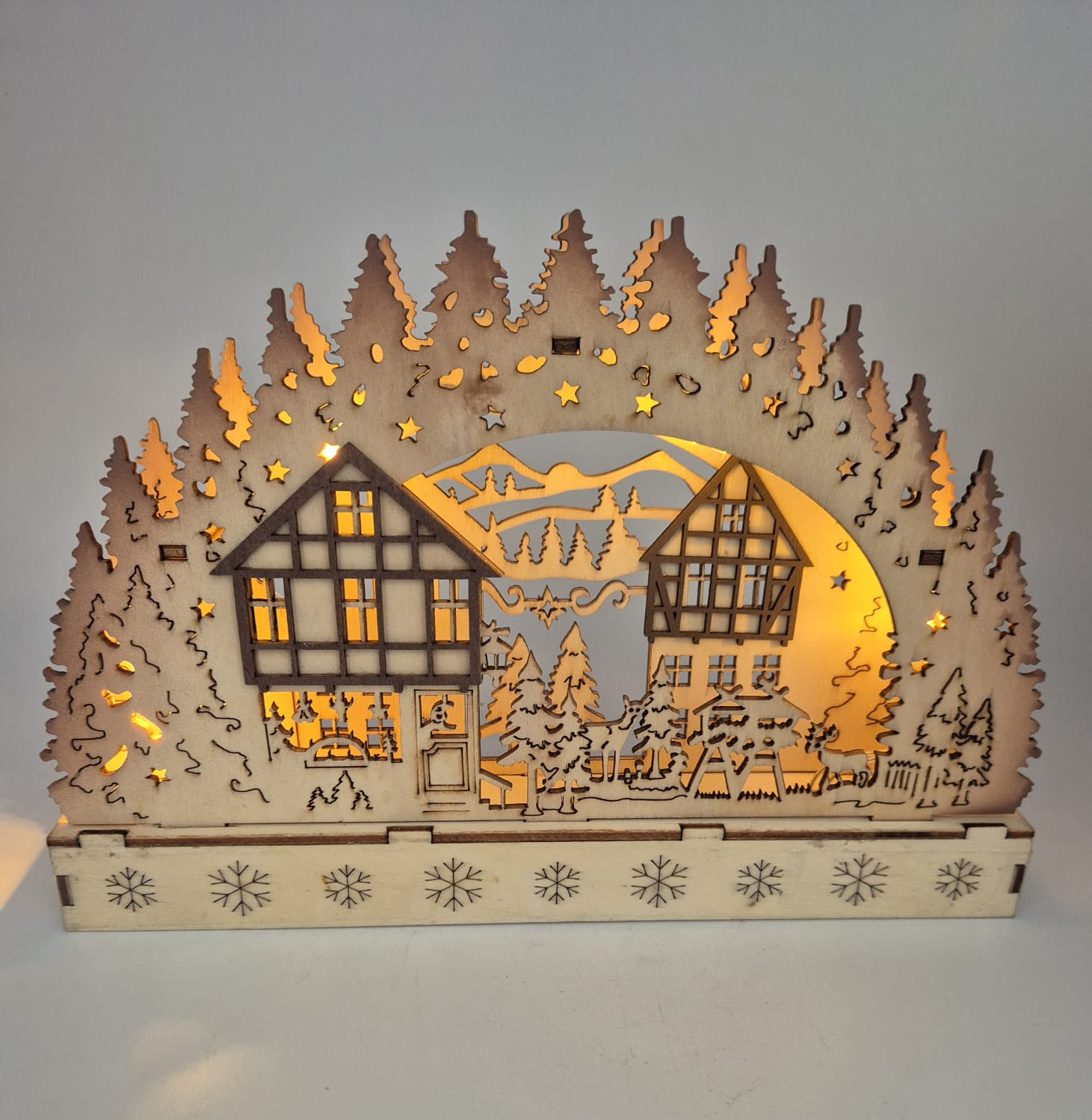 Sigro LED Schwibbogen Holz mit Wintermotiv