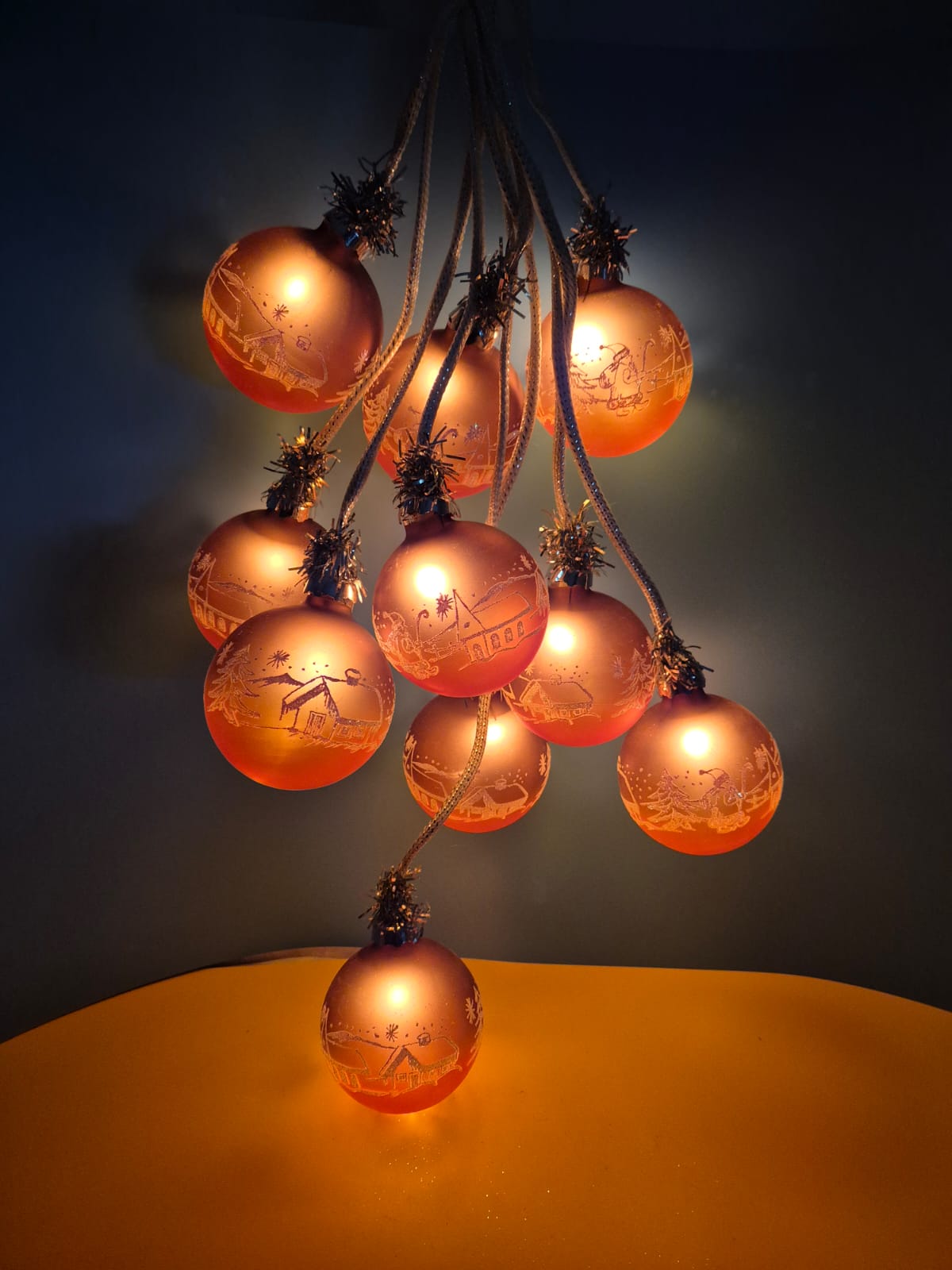 Adventslicht – leuchtende Glas-Weihnachtskugeln