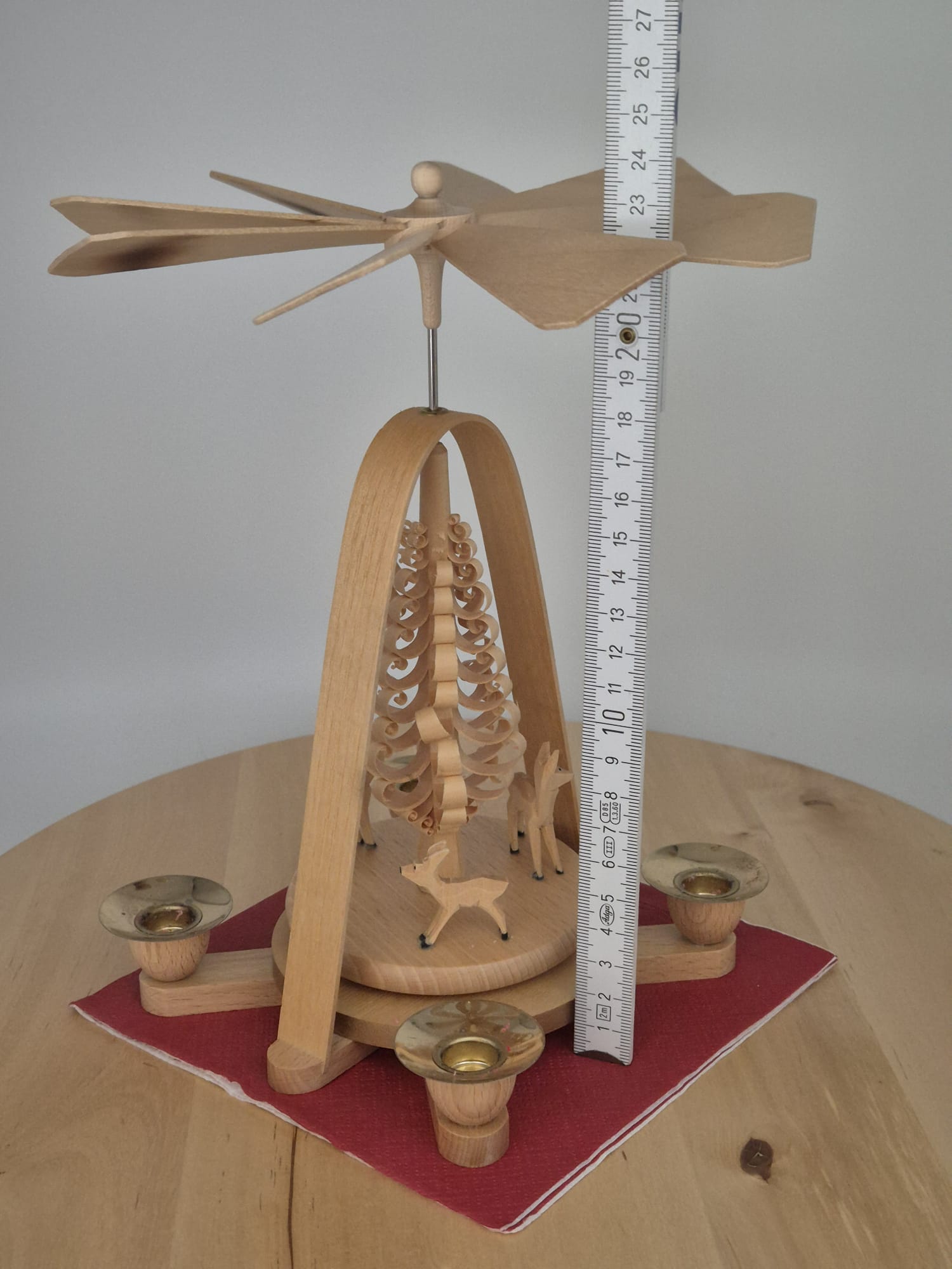 Erzgebirgische Pyramide mit Rehen – Dregeno Seiffen
