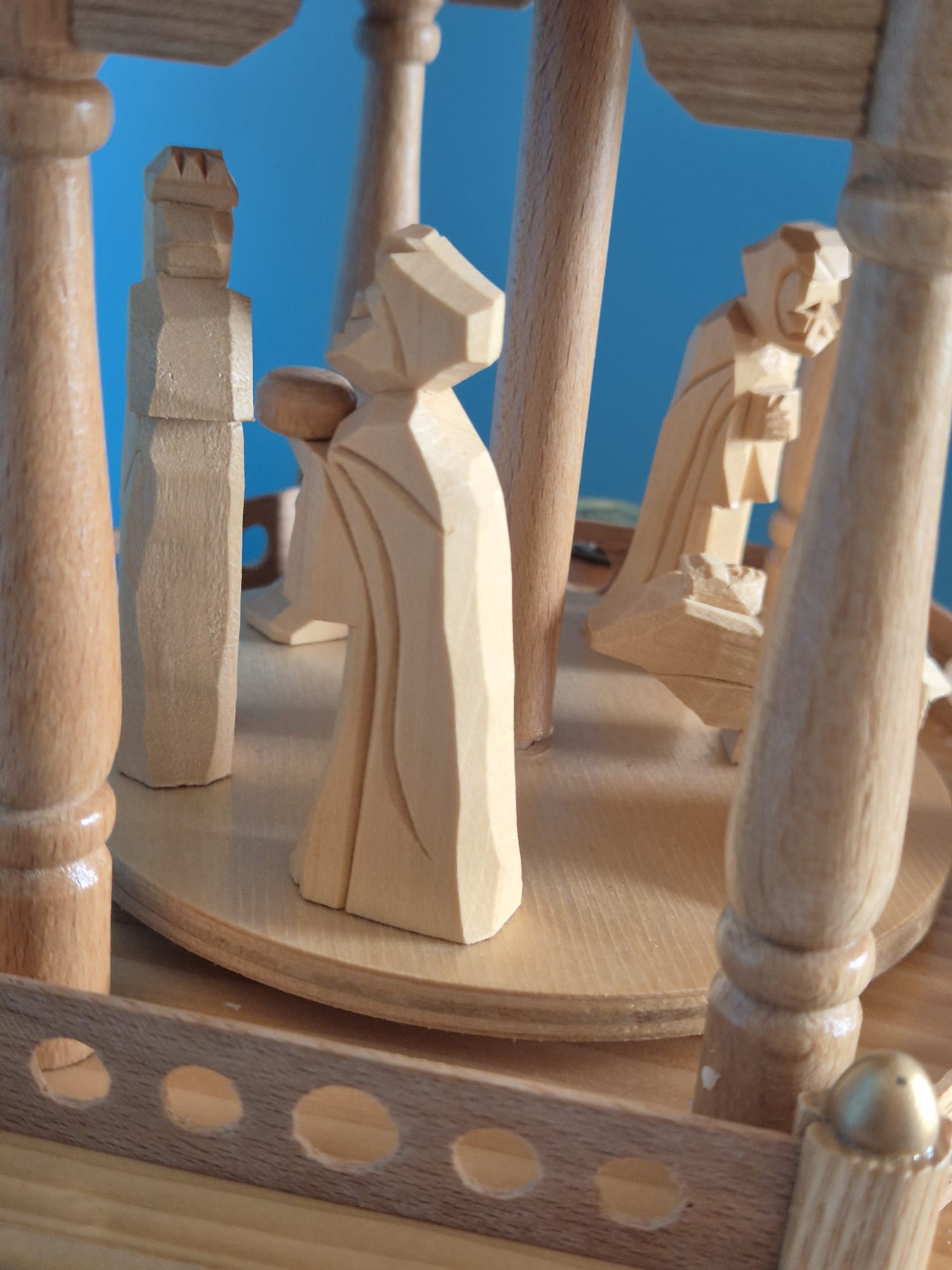 Erzgebirgische Weihnachts-Pyramide, zweistöckig – Dregeno Seiffen (Manfred Will)