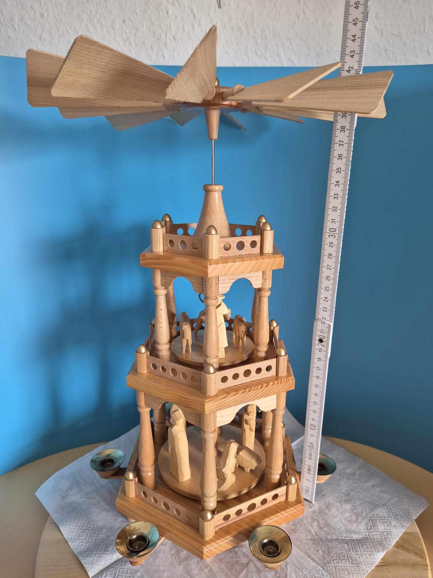 Erzgebirgische Weihnachts-Pyramide, zweistöckig – Dregeno Seiffen (Manfred Will)