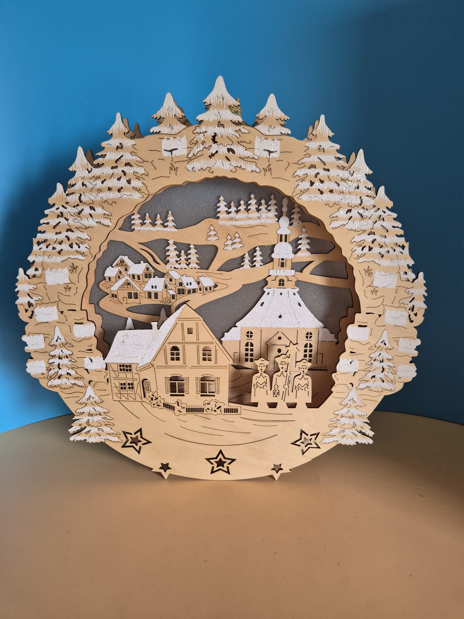 LED-Fensterbild mit Winterdorf-Motiv – HSE24