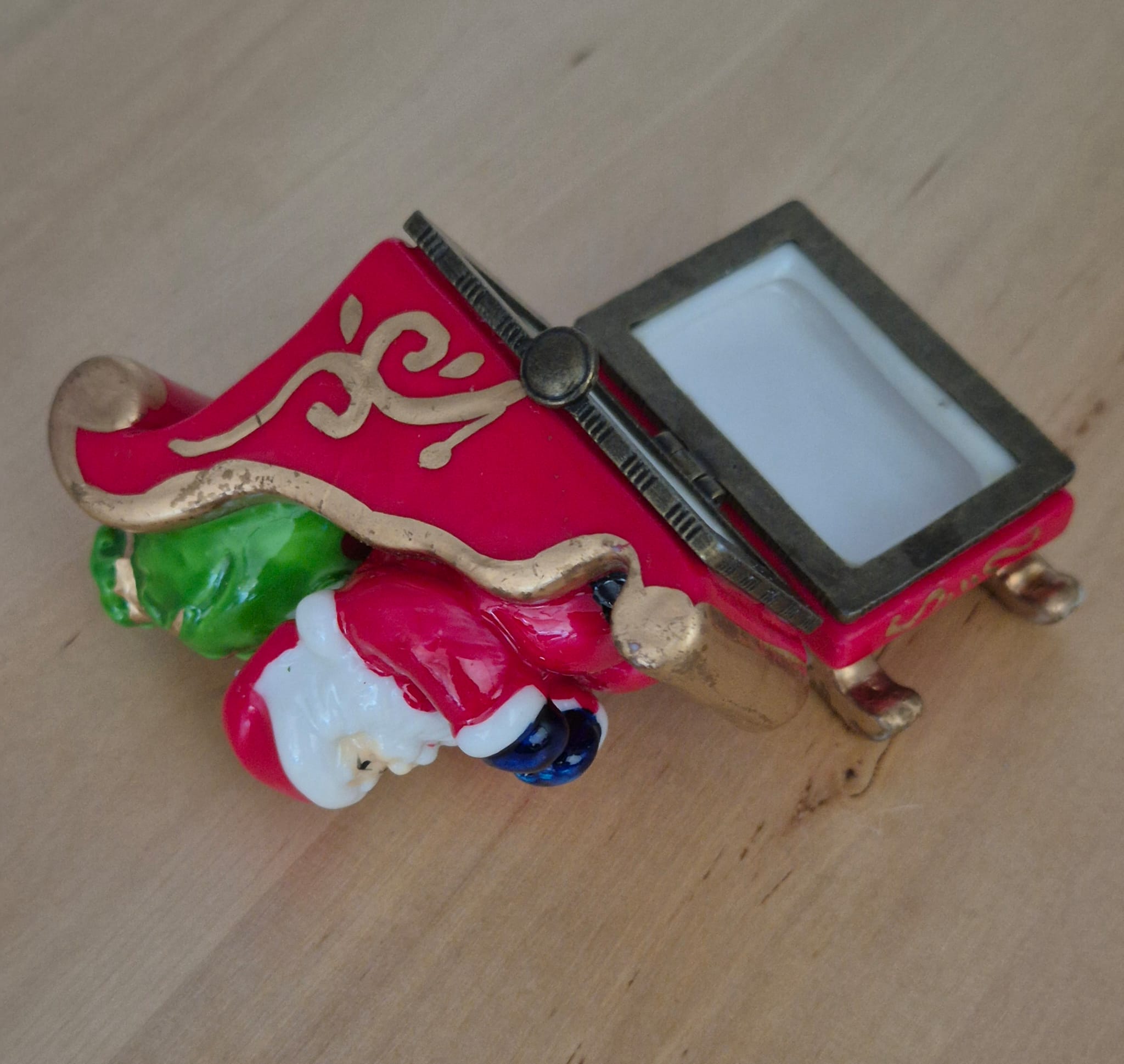 Weihnachtsmann im Schlitten – Porzellanbox