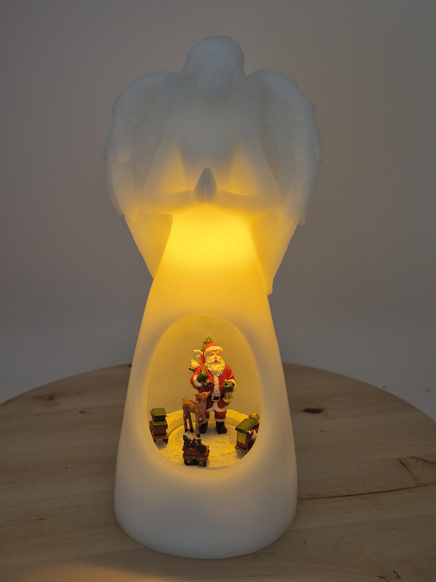 Wachsengel mit Weihnachtsmann – QVC