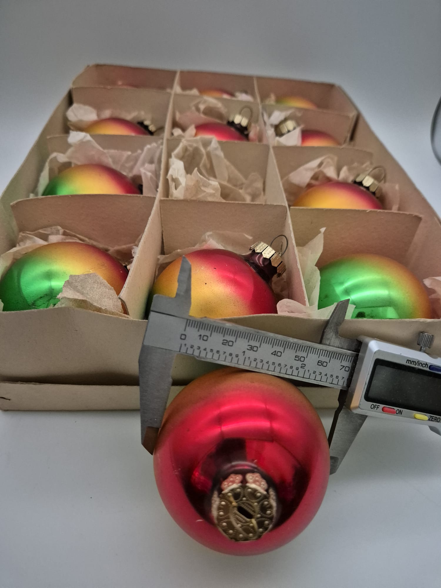 DDR Weihnachtskugeln aus Glas bunt