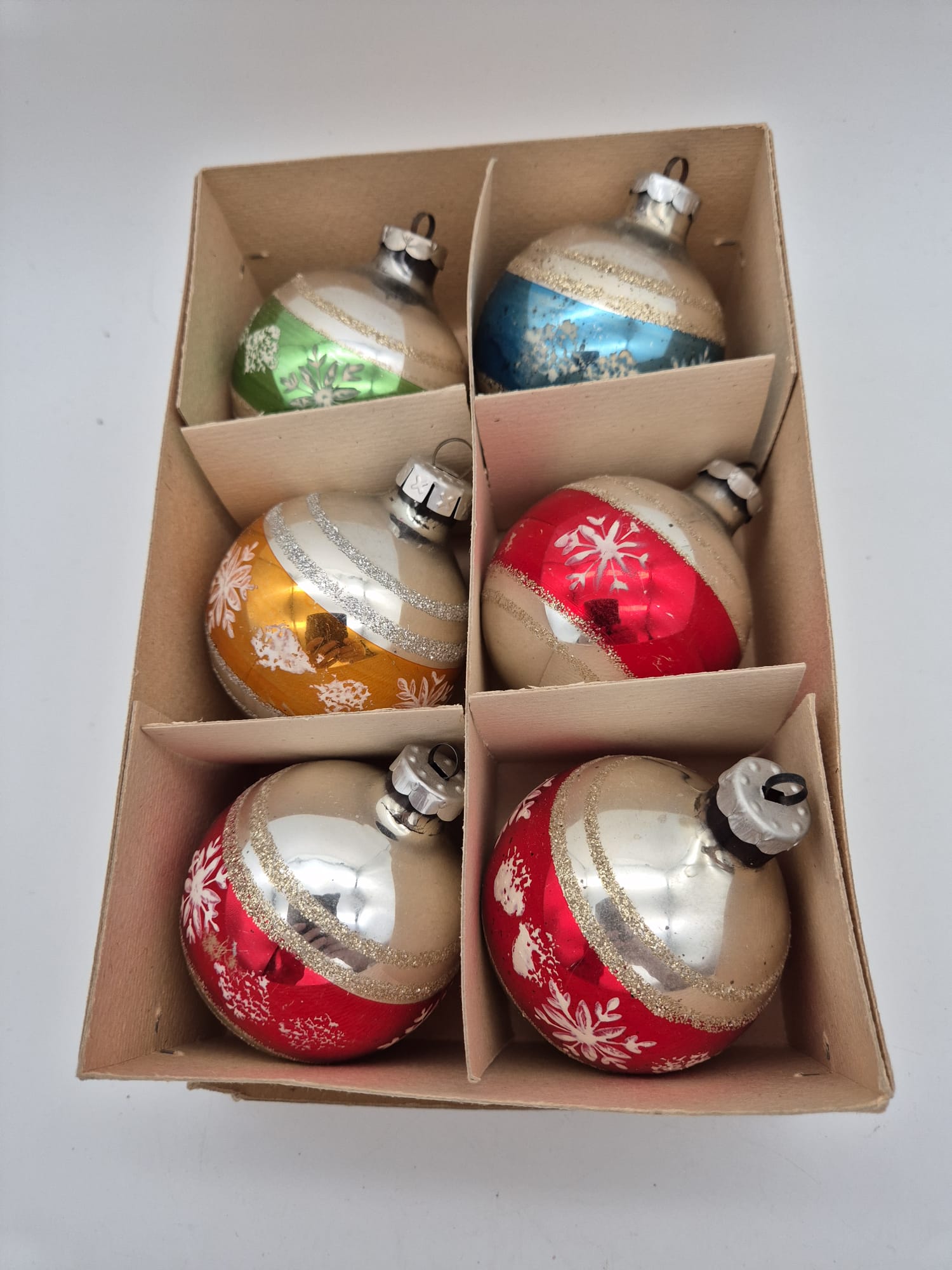 6er Set Glaskugeln mit Schneeflocke – bunte Weihnachtskugeln