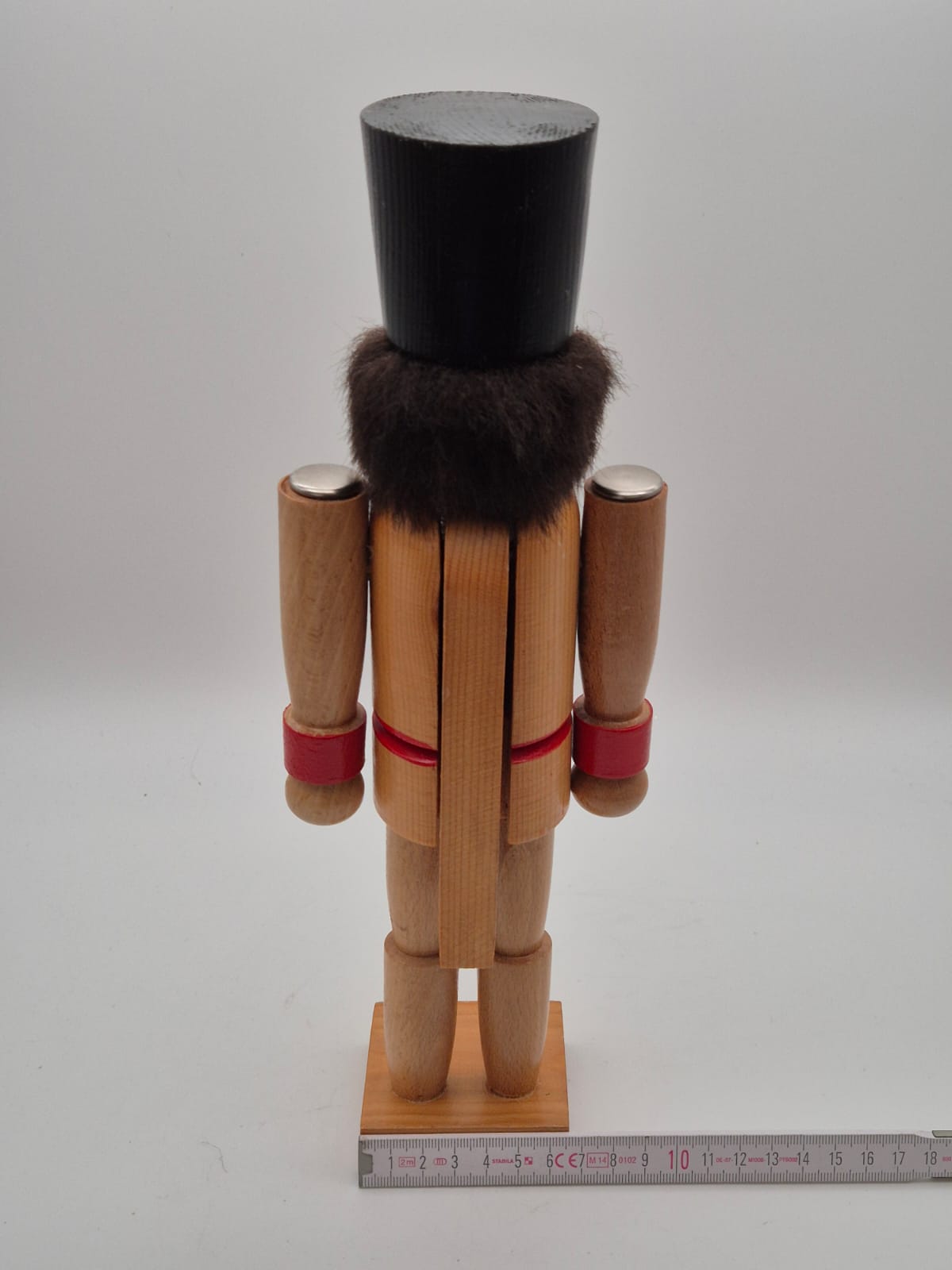 Holz-Nussknacker mit Blumenornamenten – ca. 32,5 cm