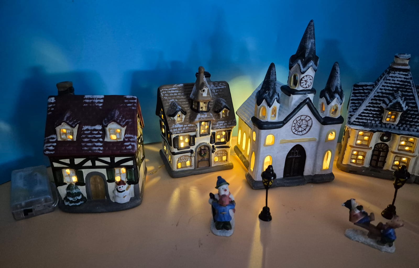 Keramik Weihnachtsdorf mit Beleuchtung