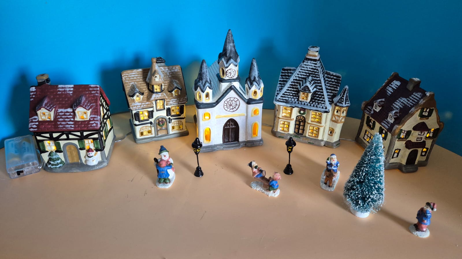 Keramik Weihnachtsdorf mit Beleuchtung