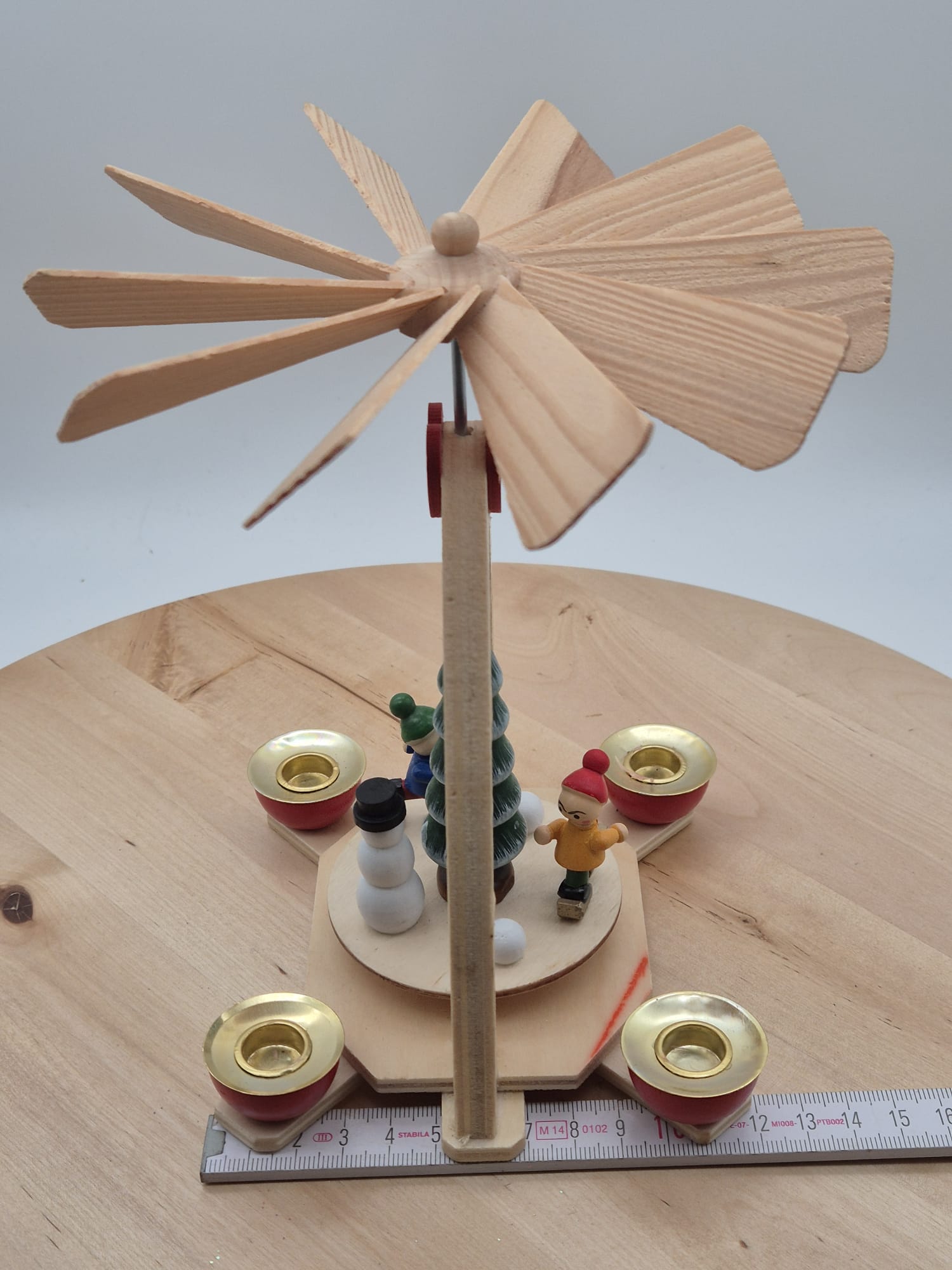 Weihnachtspyramide – Schlittschuhkinder