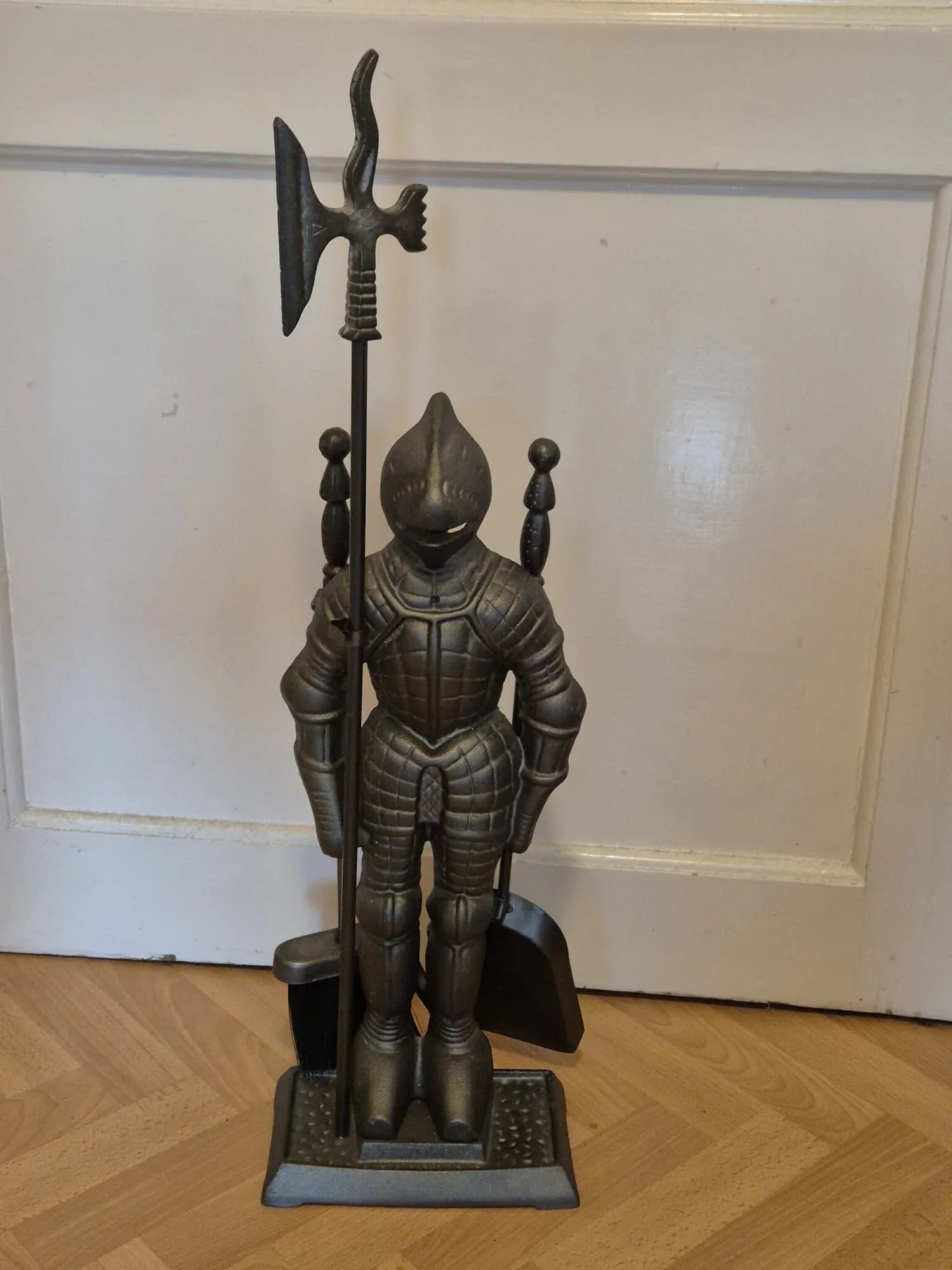 Kaminbesteck Ritter aus Gusseisen