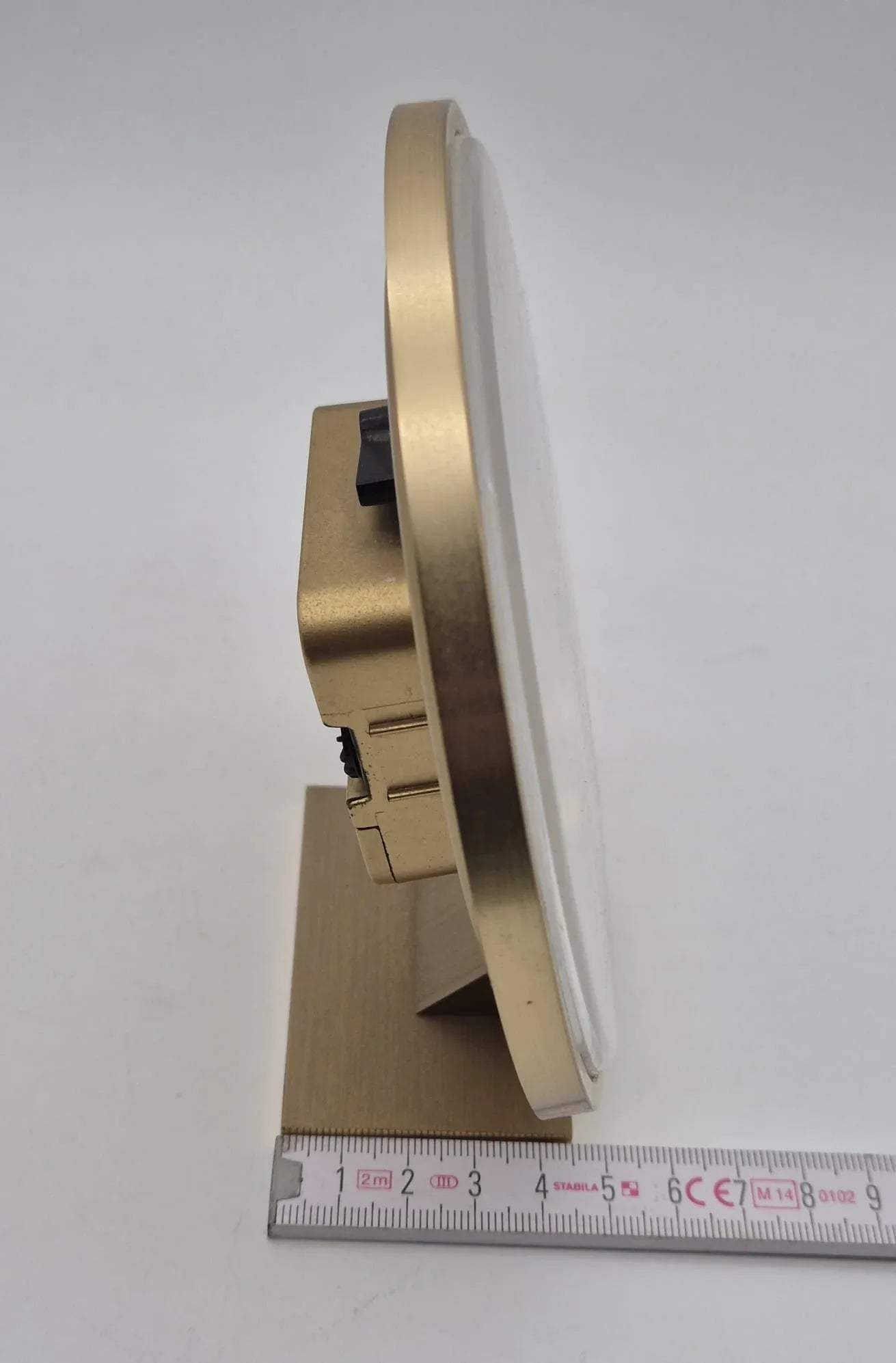 Kienzle Quartz Tischuhr mit Datum – Made in Germany