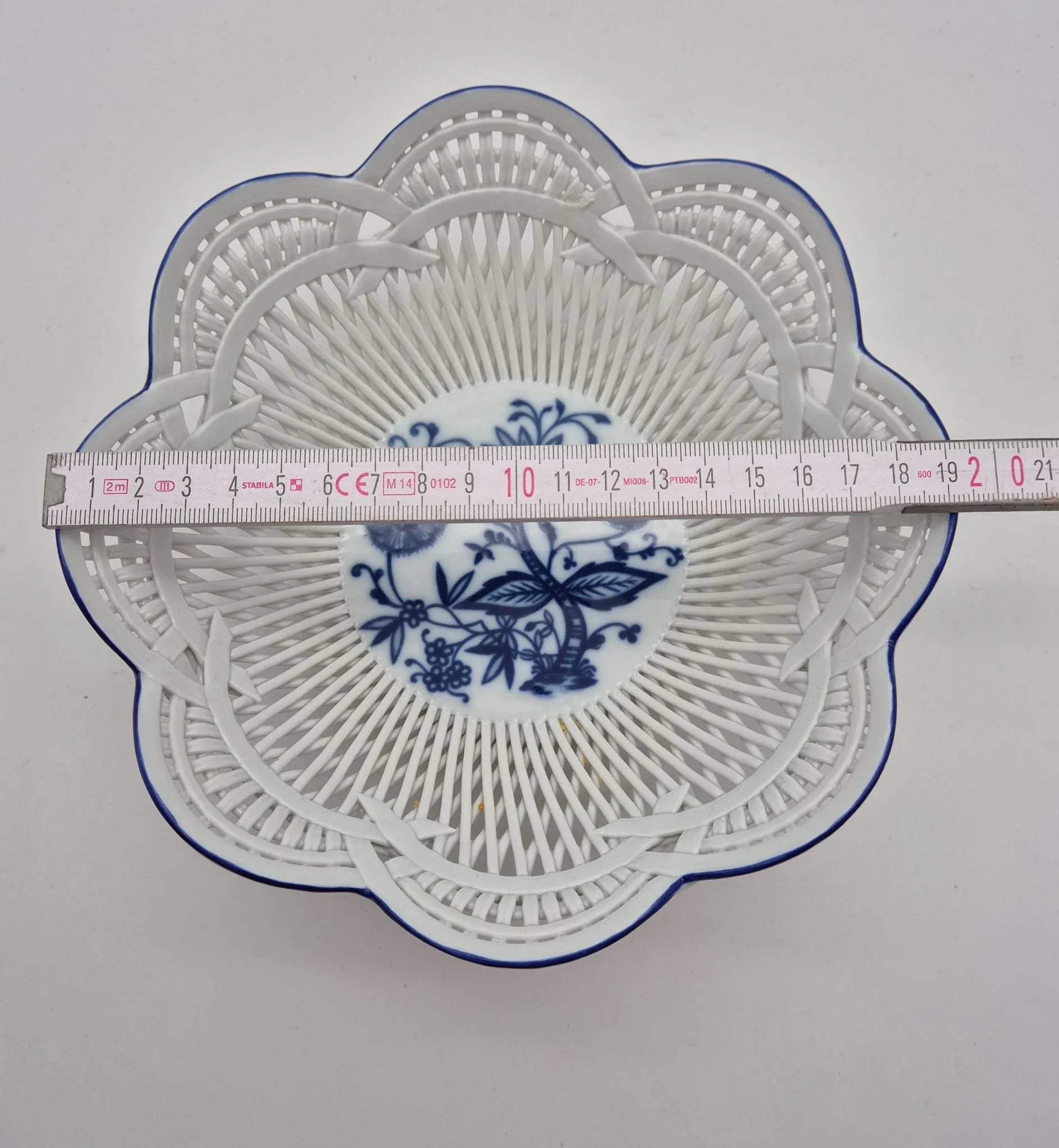 Durchbruchschale Porzellan Blau-Weiß – Zwiebelmuster-Stil