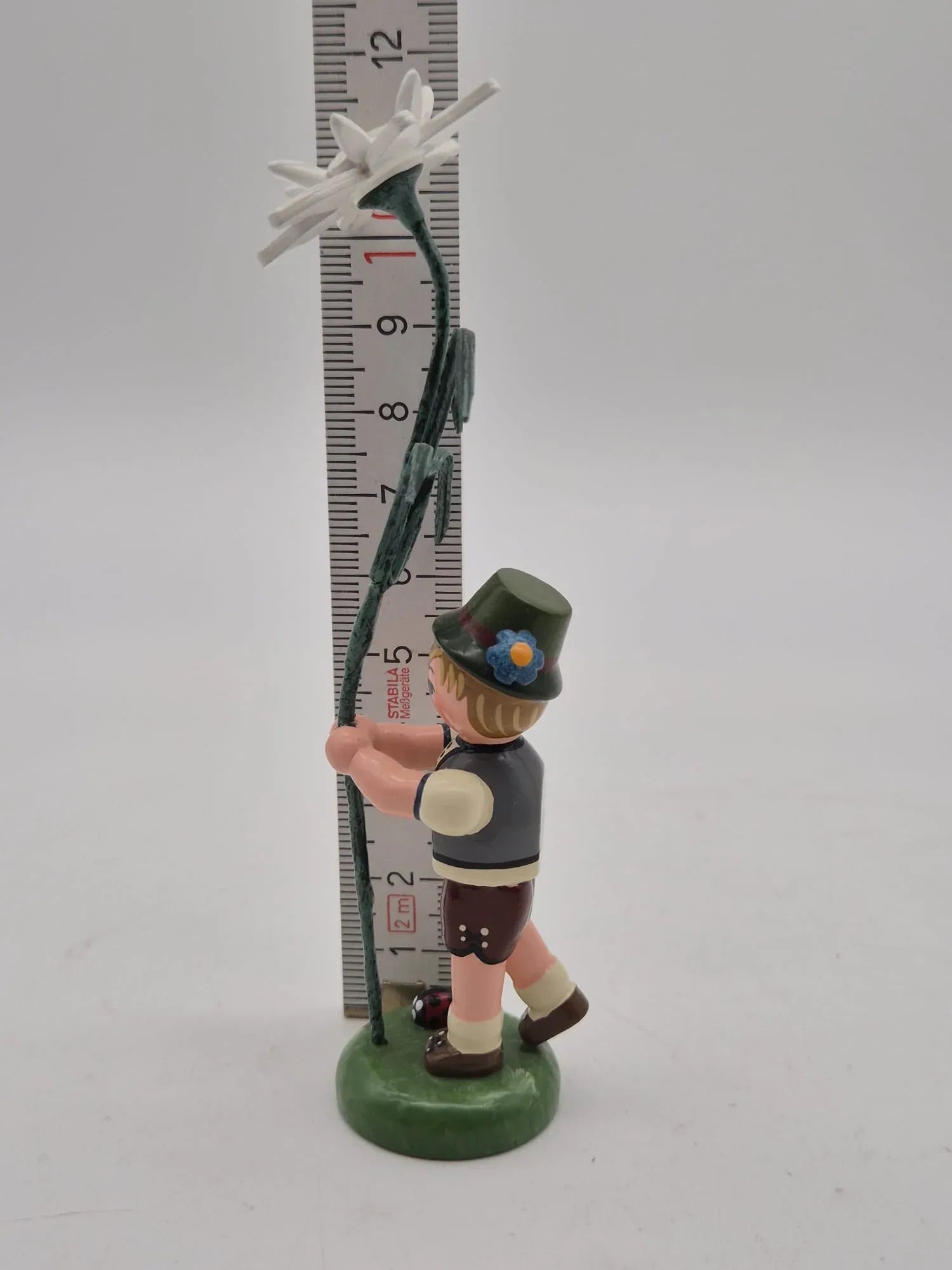 Hubrig Volkskunst GmbH – Junge mit Edelweiß, Erzgebirge