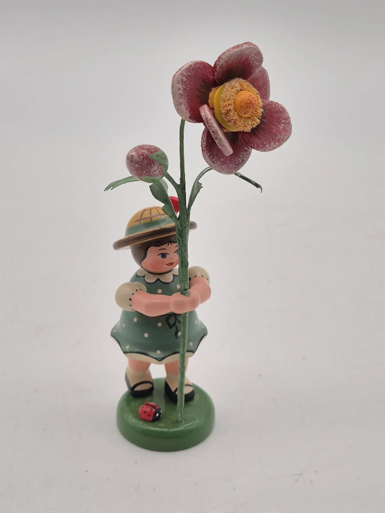 Hubrig Volkskunst GmbH – Mädchen mit großer Blume, Erzgebirge