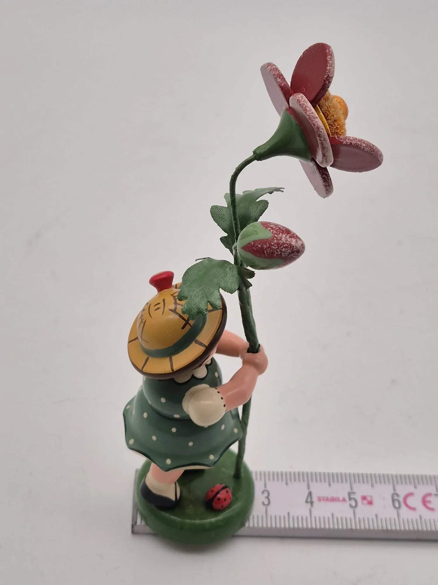 Hubrig Volkskunst GmbH – Mädchen mit großer Blume, Erzgebirge