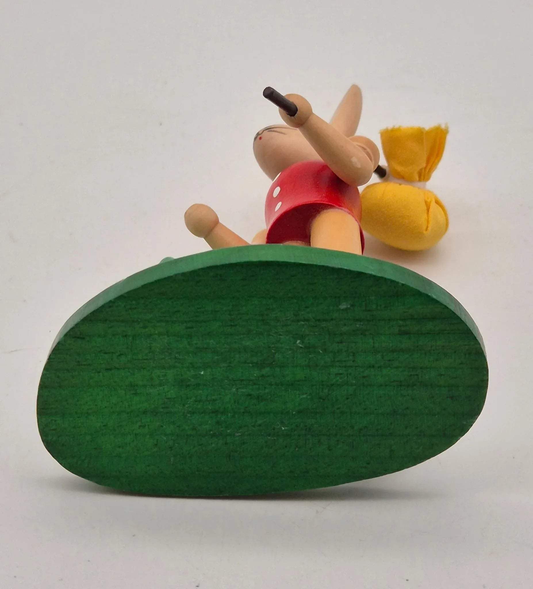 Osterhase Wanderer mit Bündel – Holzfigur