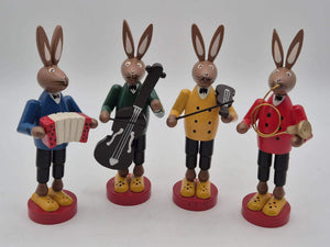 4-teiliges Holz Osterhasen-Orchester – Musikerfiguren – Erzgebirge-Stil – ca. 14 cm