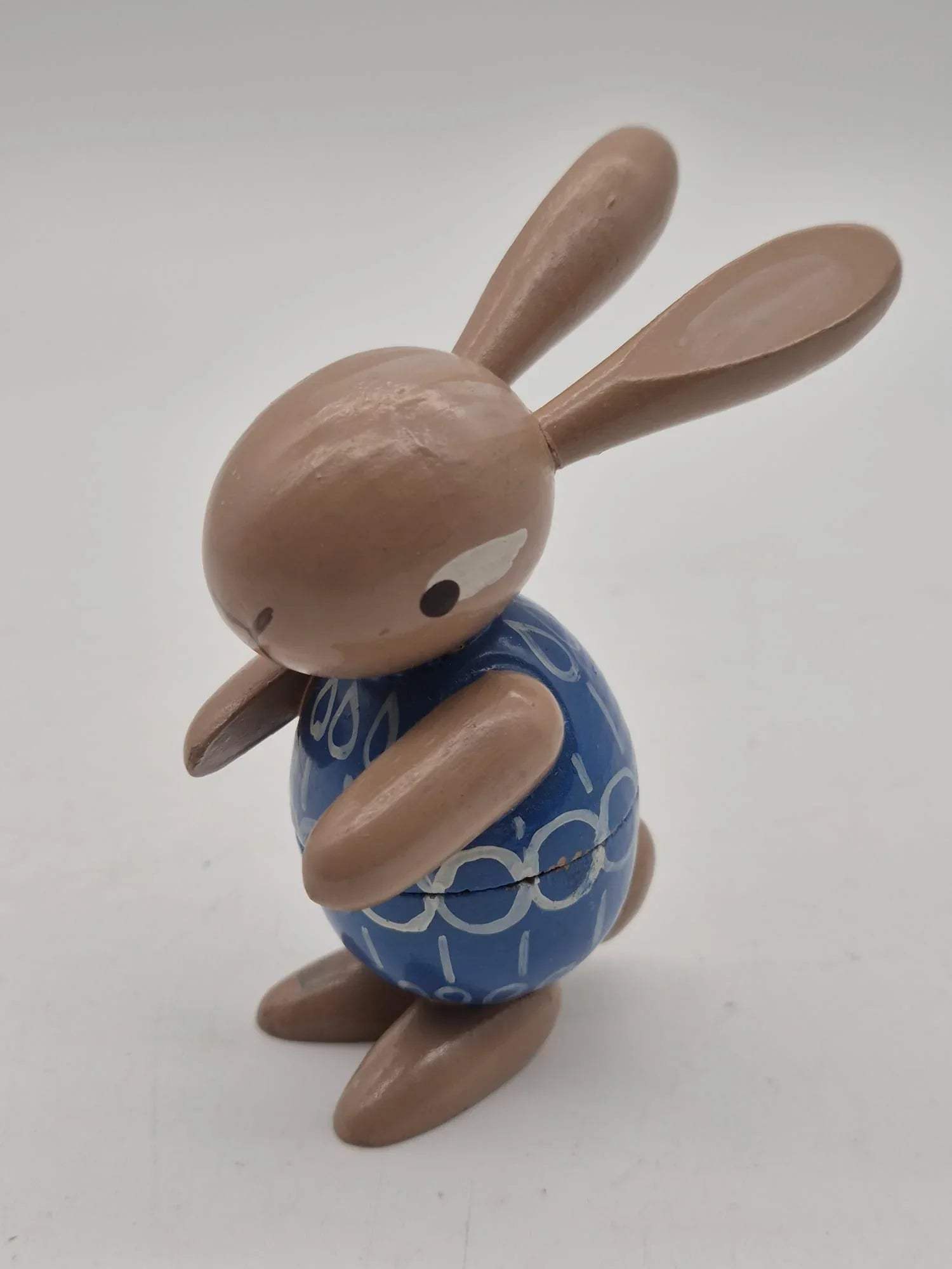 Holz-Osterhase mit blauem Ei – handgefertigte Volkskunst, zweiteilig