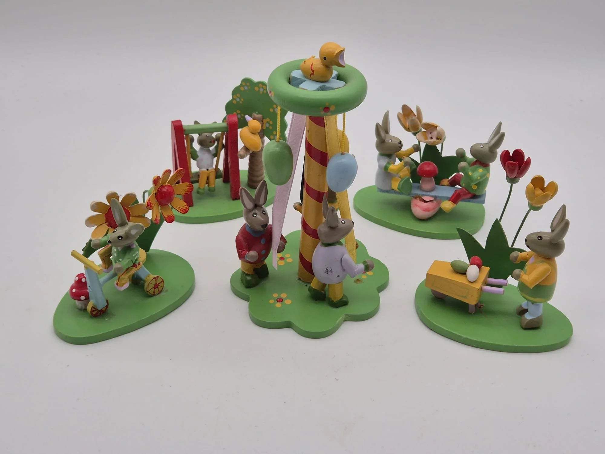 Osterhasen Dorf Szenerie 5er Set Holzfiguren