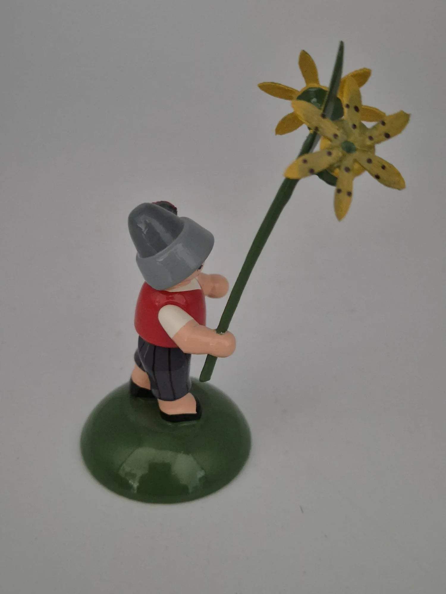 KWO Erzgebirge Holz Blumenjunge mit Blume